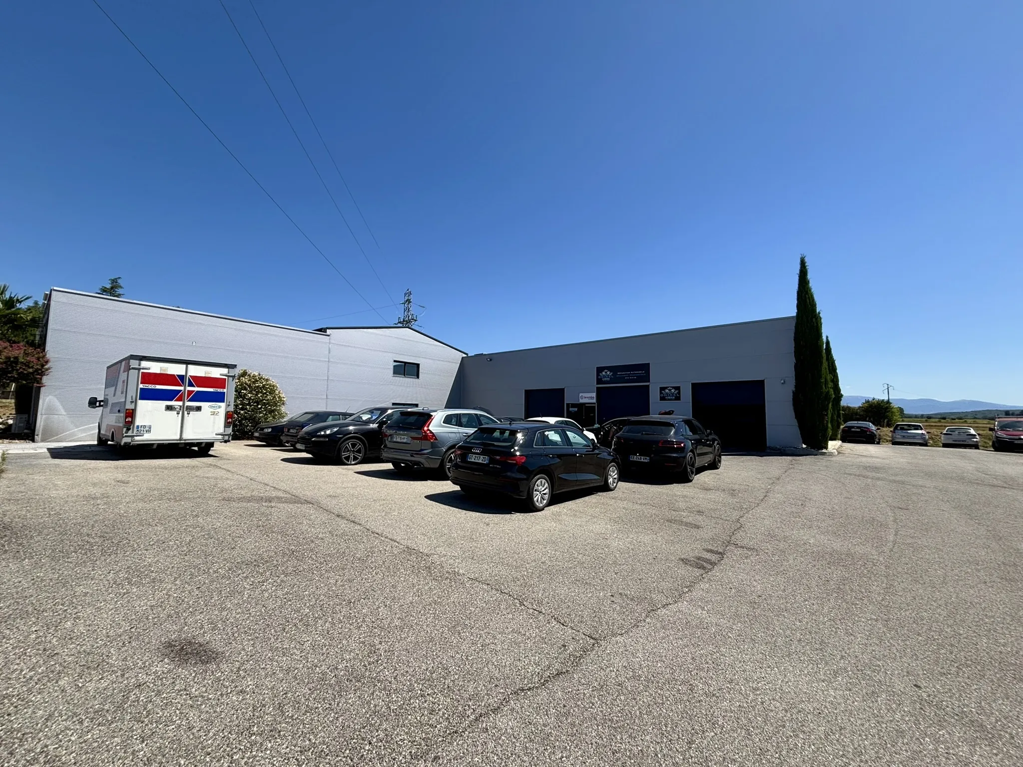 Opportunité d'investissement en local commercial à Valaurie avec forte visibilité 