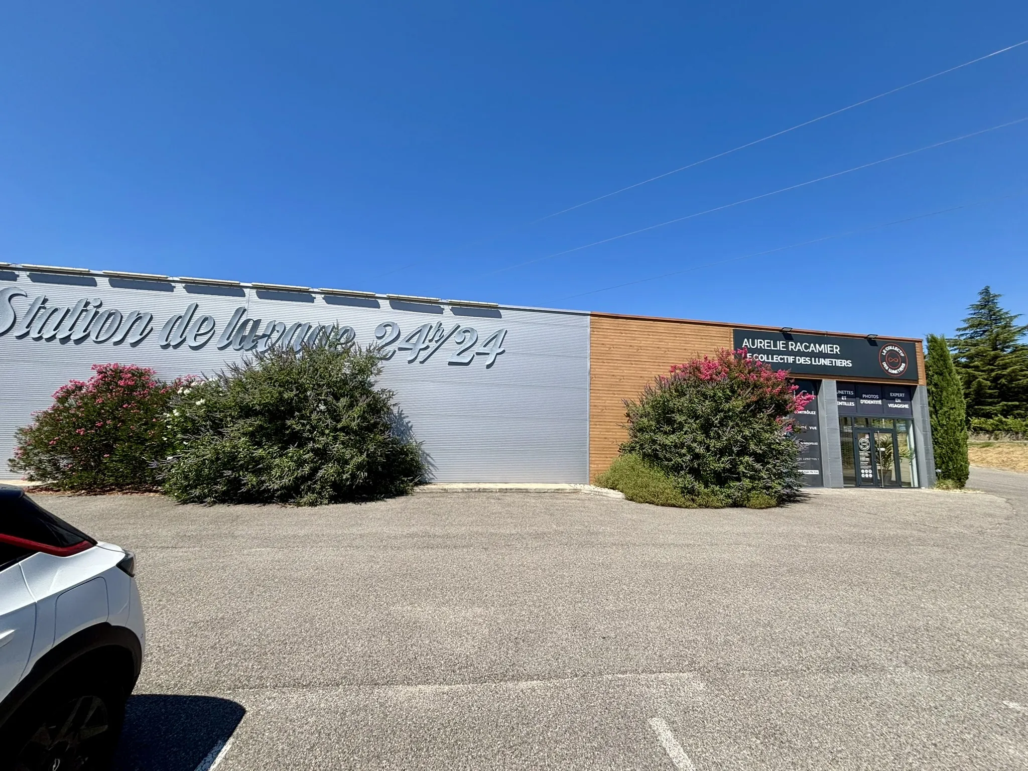 Opportunité d'investissement en local commercial à Valaurie avec forte visibilité 