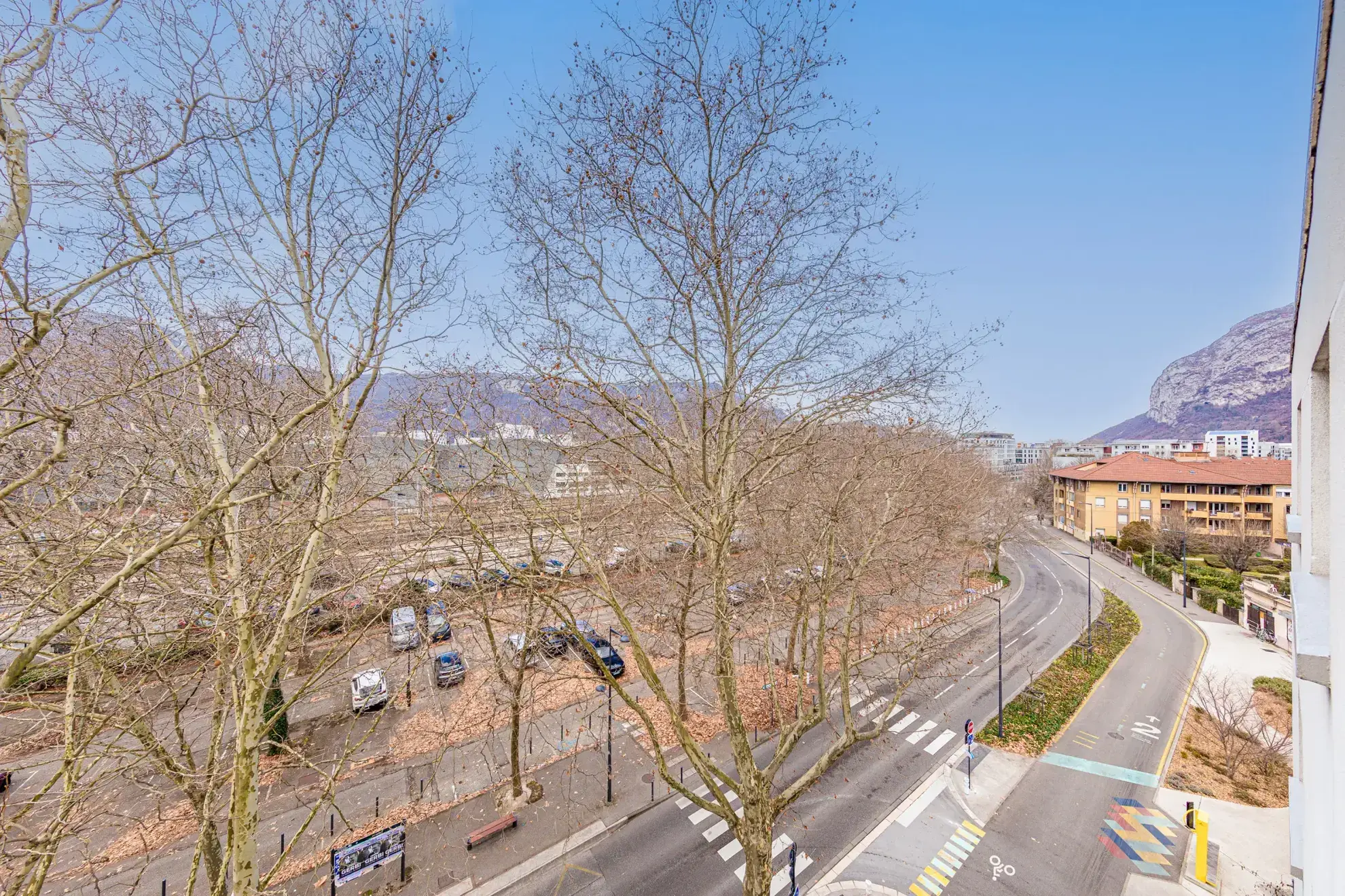 Studio T1 à Grenoble proche gare et transports - Idéal investisseurs ou primo-accédants 