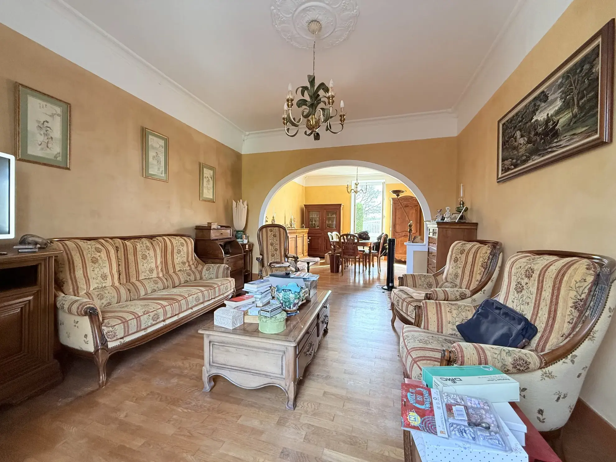 Grande maison familiale avec dépendances à Mereau - 295 m² 