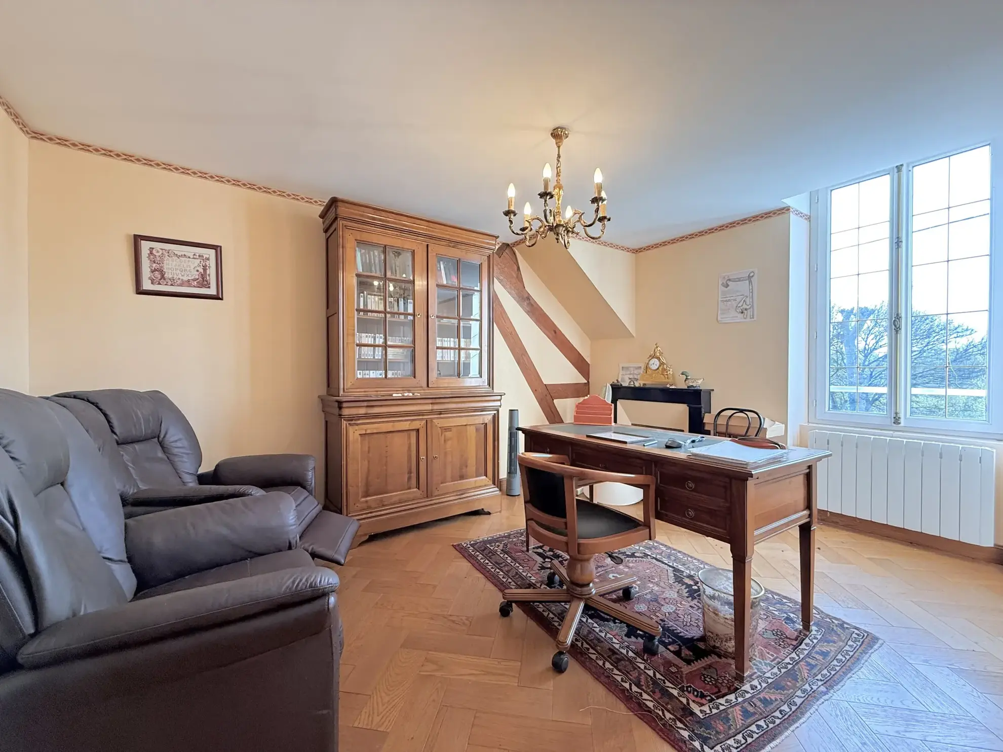 Grande maison familiale avec dépendances à Mereau - 295 m² 