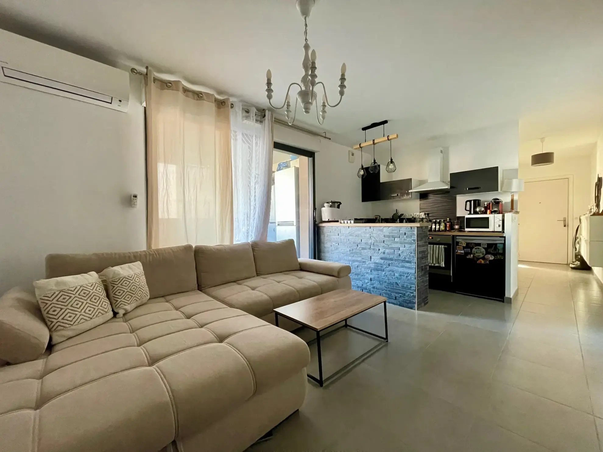 Appartement T2 avec terrasse à vendre à Montpellier Ovalie - 43 m², box en sous-sol 