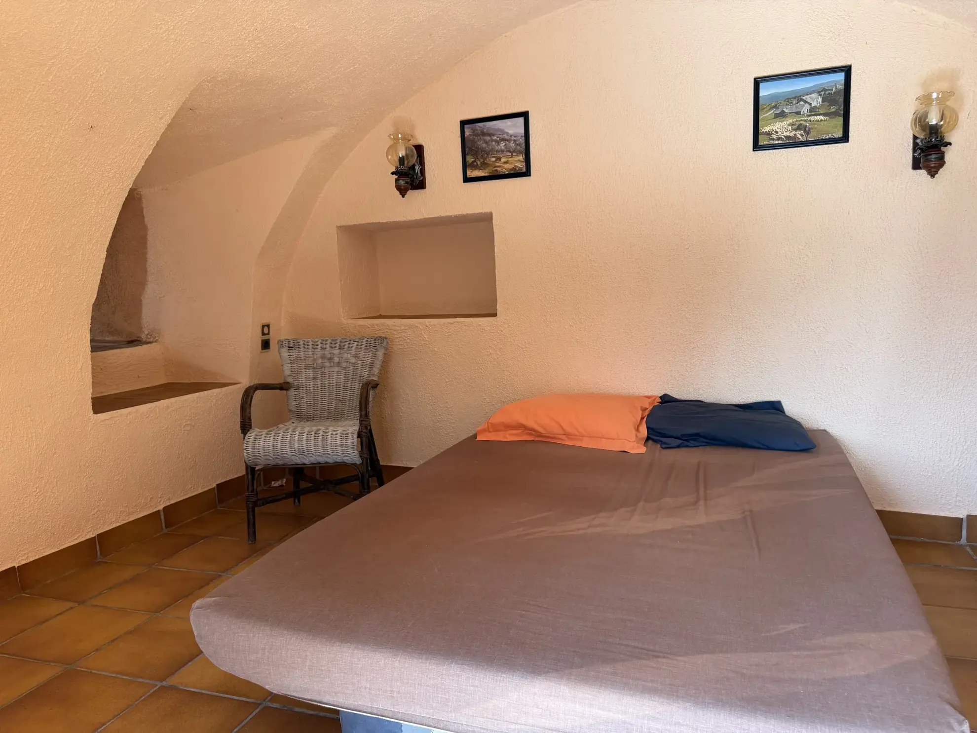 Maison avec terrasse, terrain vaste et vue panoramique à Banco 