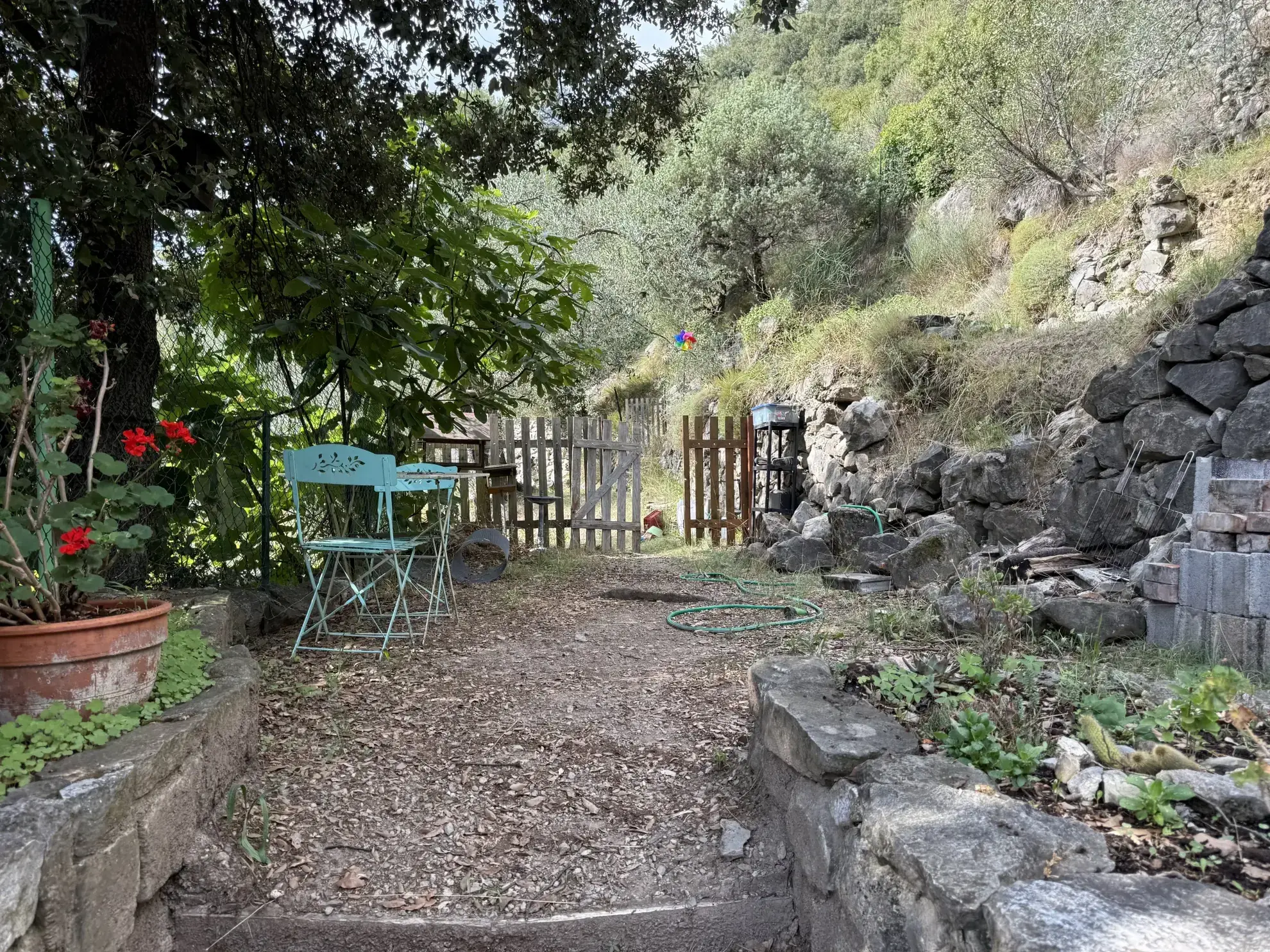 Maison avec terrasse, terrain vaste et vue panoramique à Banco 