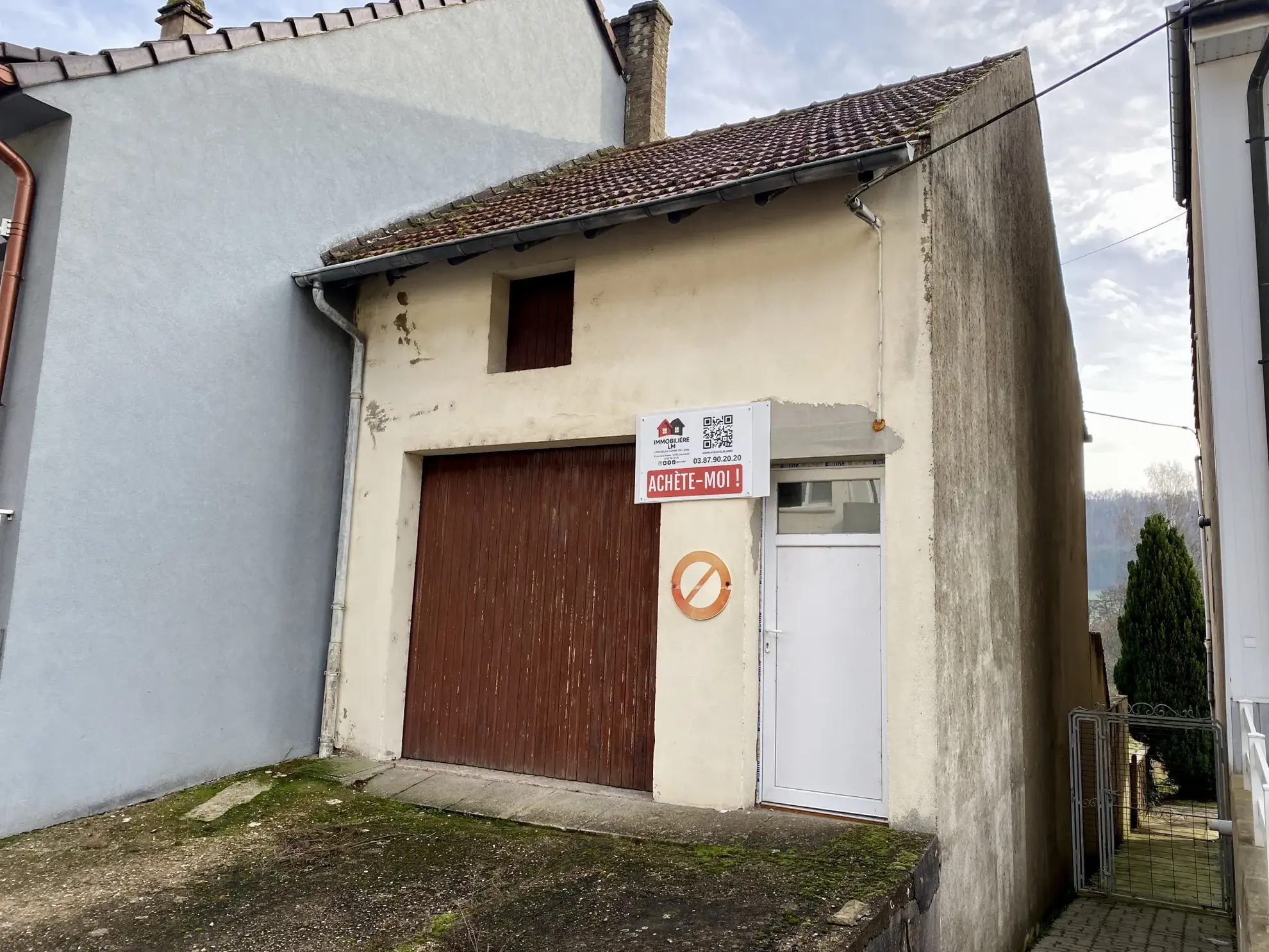 Garage à Varsberg avec étage, cave et permis pour transformation en habitation