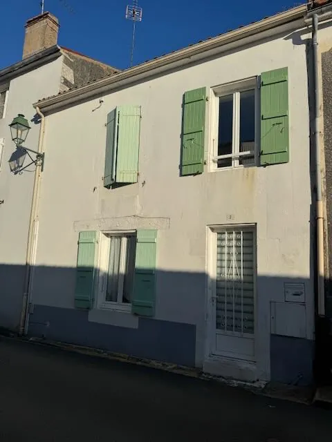 Maison d'investissement à Sainte-Hermine avec locataire en place