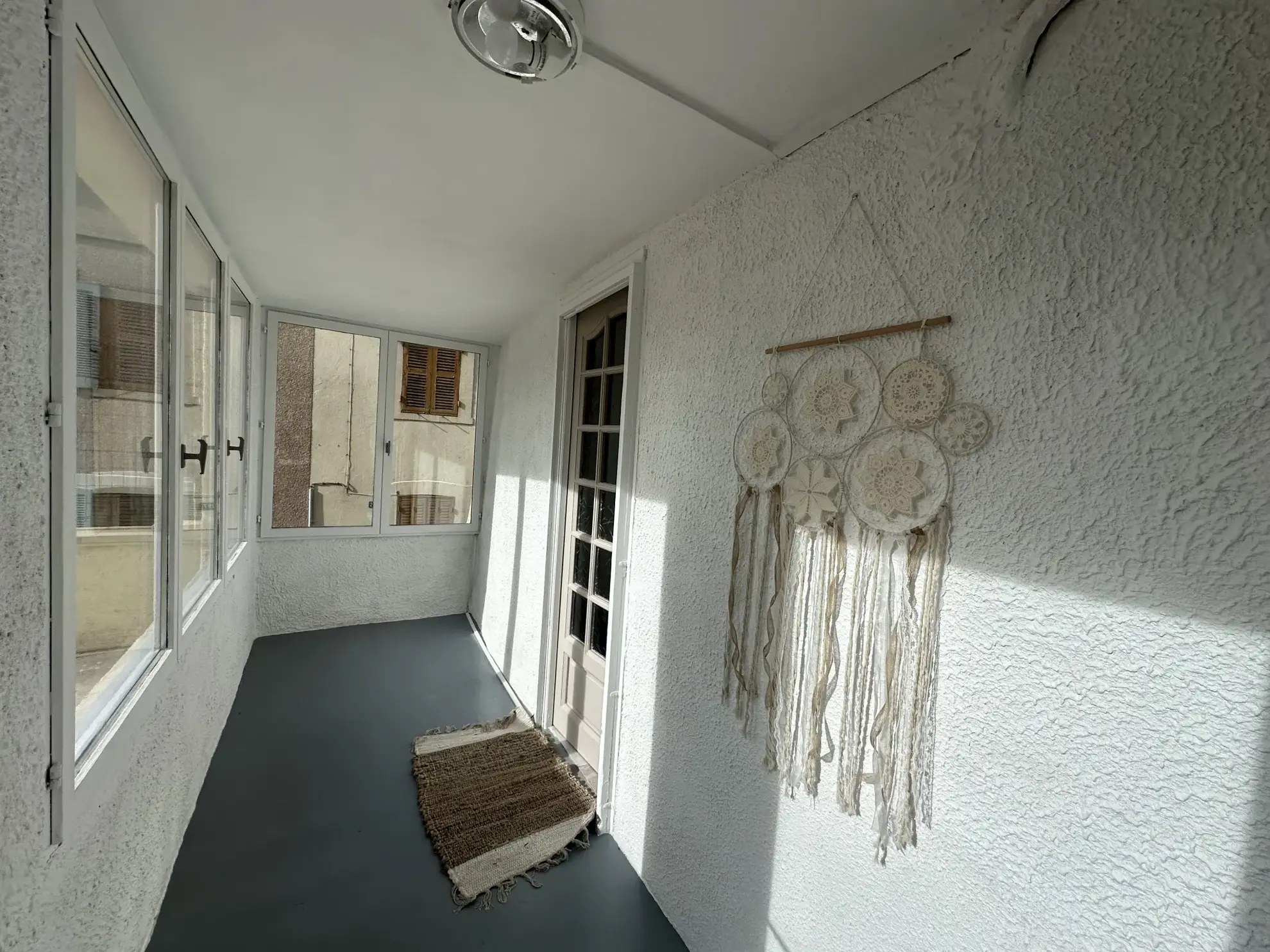 Maison de village avec terrasse, cave et 3 chambres à Saint Victor sur Rhins 