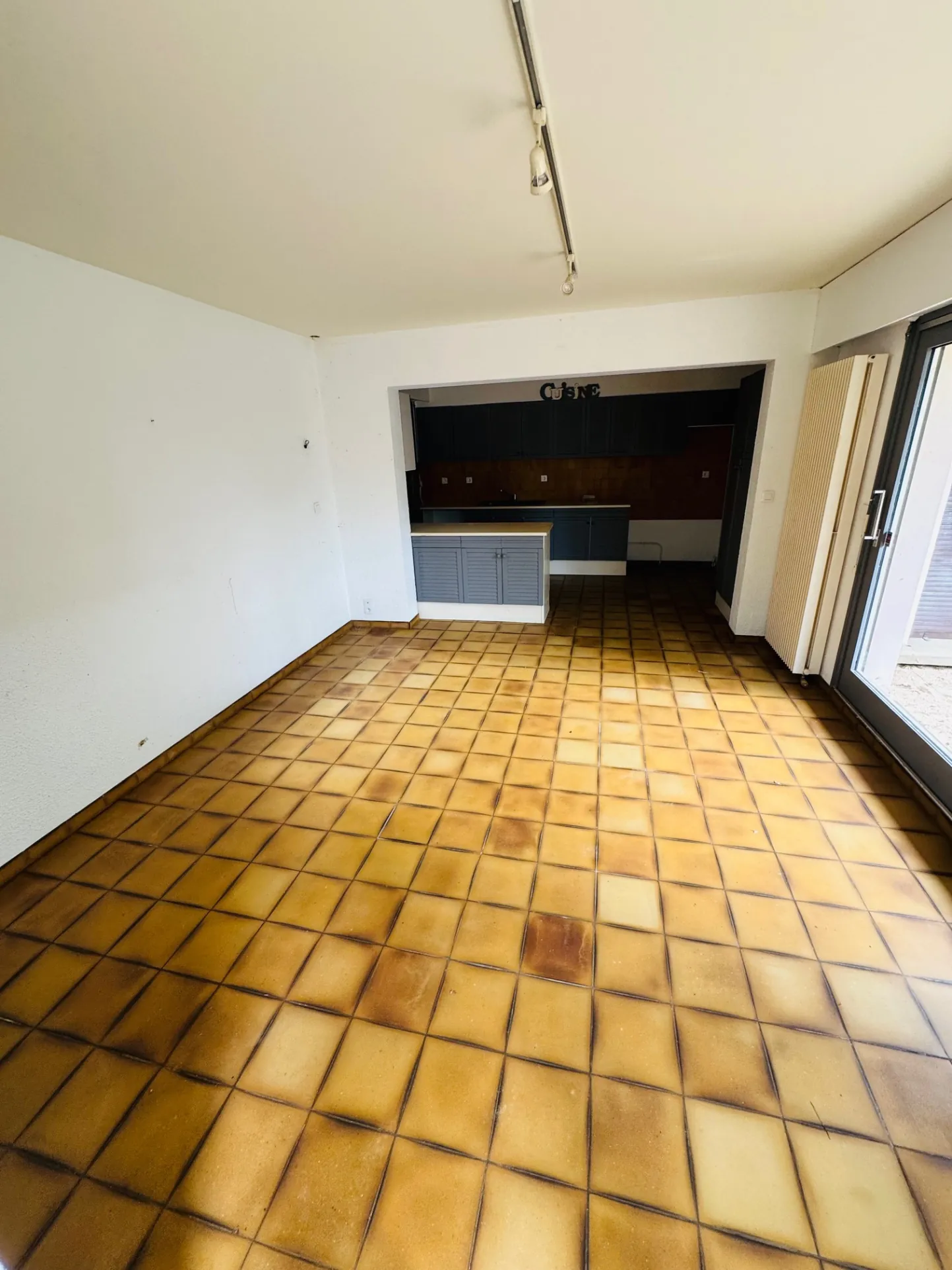 Charmante maison des années 60 avec grand jardin à Mont-de-Marsan 