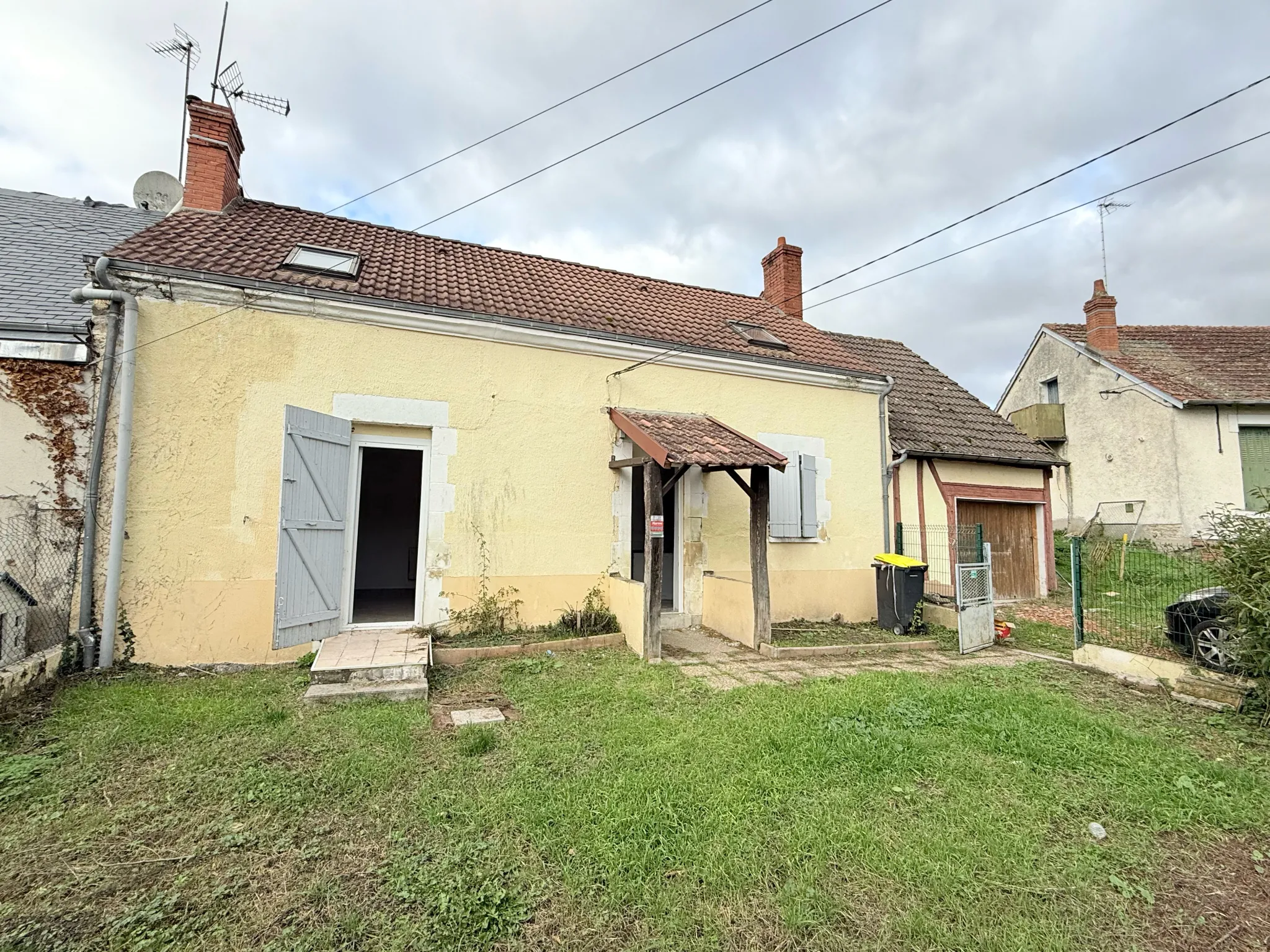 Maison à rénover 100 m² avec garage et terrain à Lieue, Vierzon