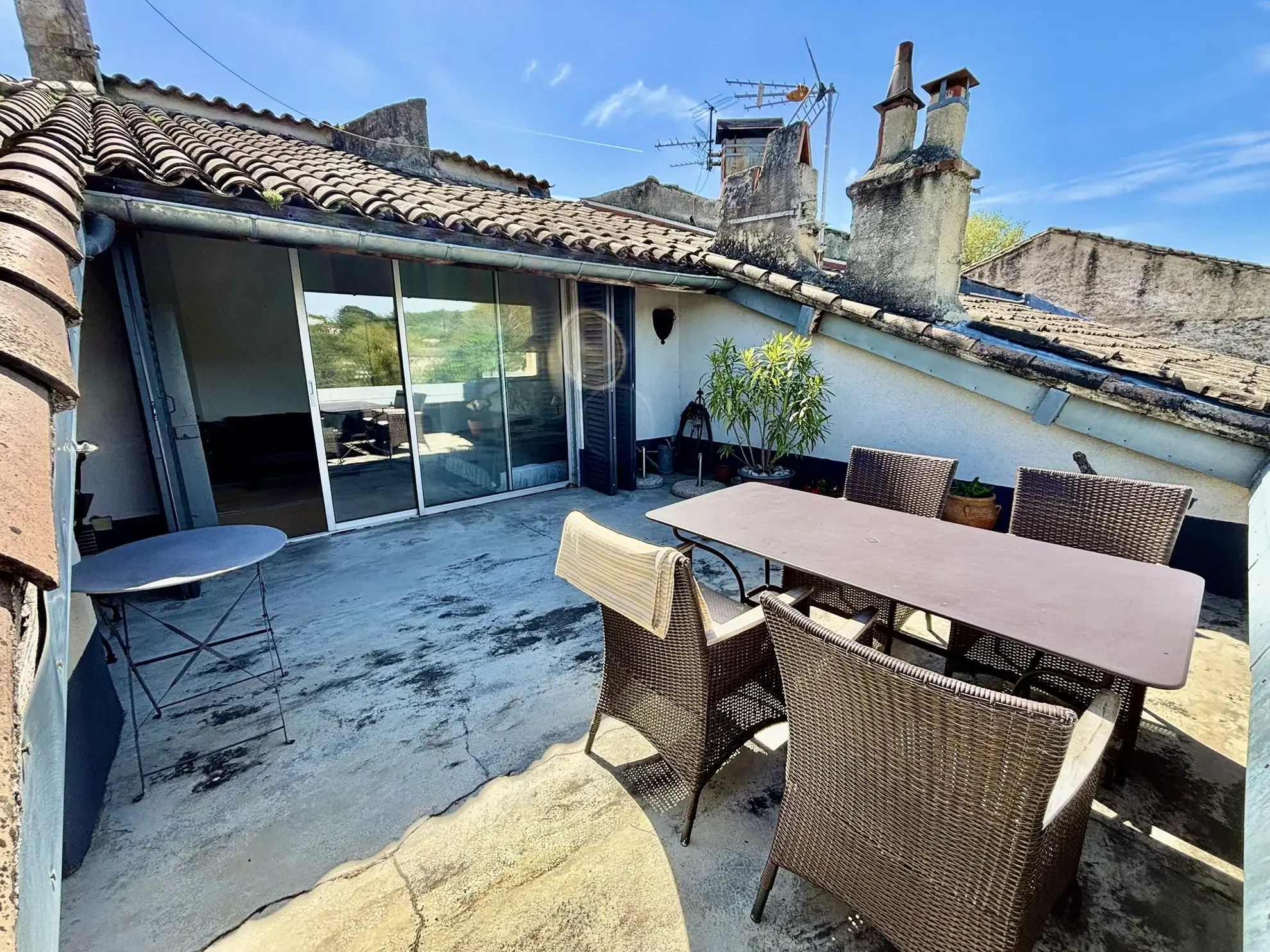 Appartement Duplex avec Terrasse et Vue Imprenable à Malaucène 