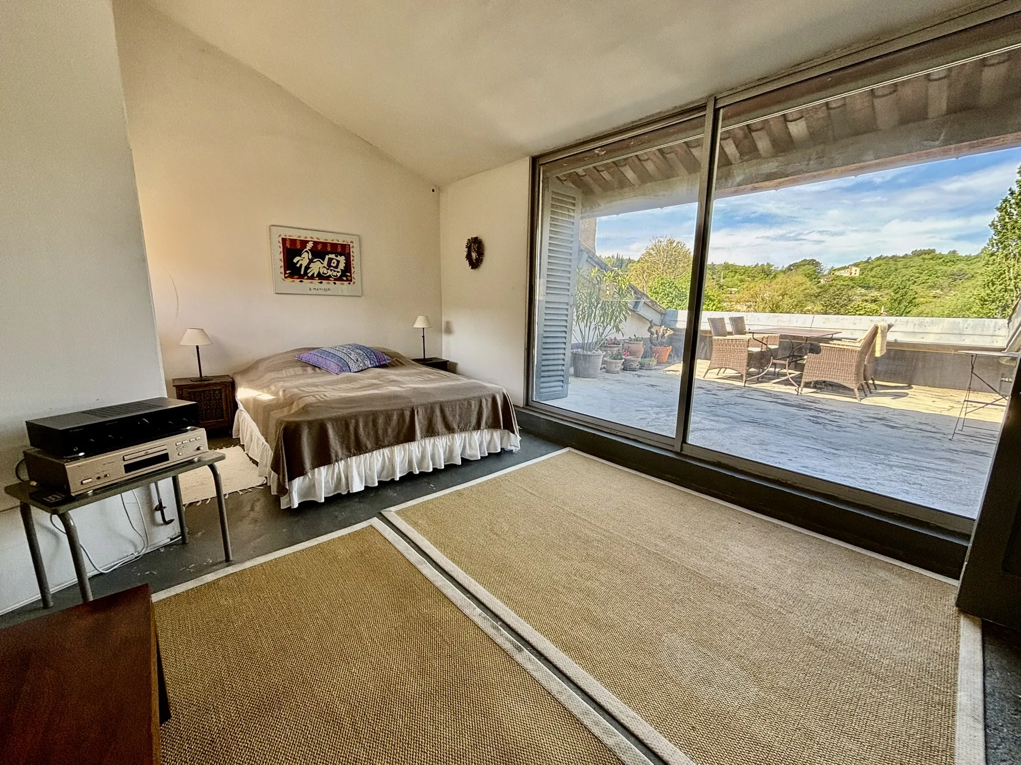 Appartement Duplex avec Terrasse et Vue Imprenable à Malaucène 