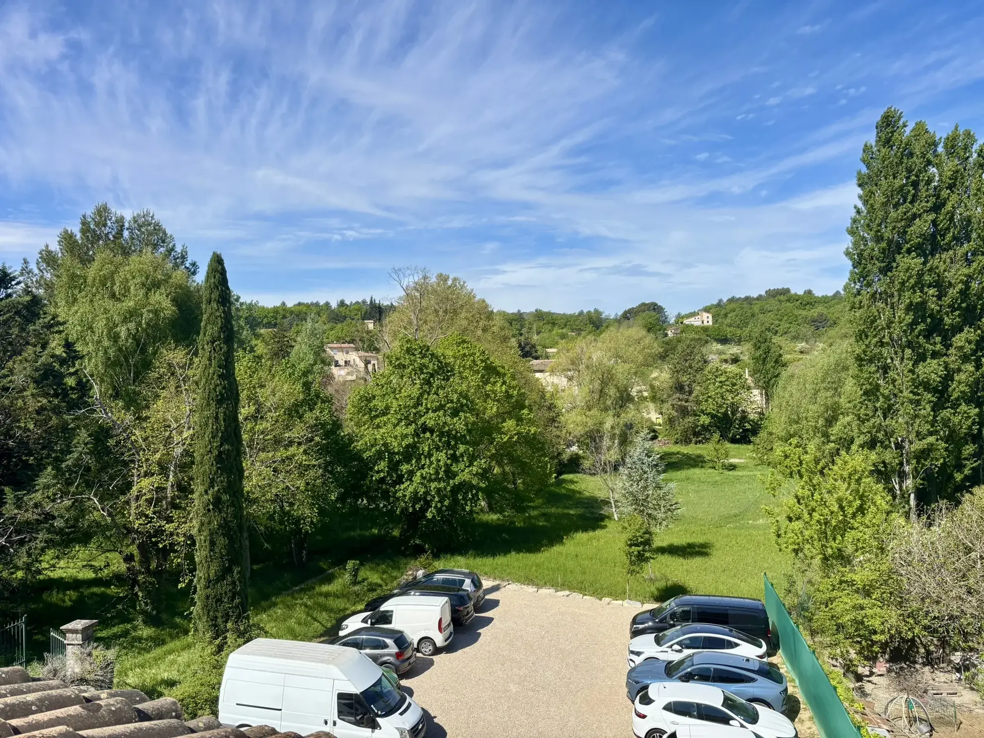 Appartement Duplex avec Terrasse et Vue Imprenable à Malaucène 