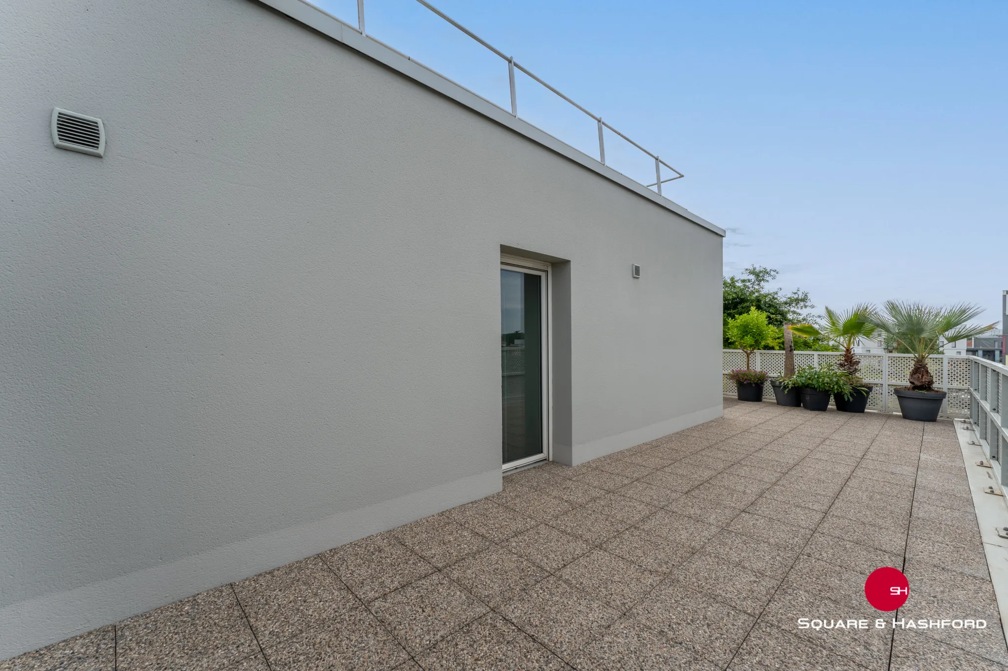 Appartement en dernier étage avec terrasse spacieuse à Eysines 