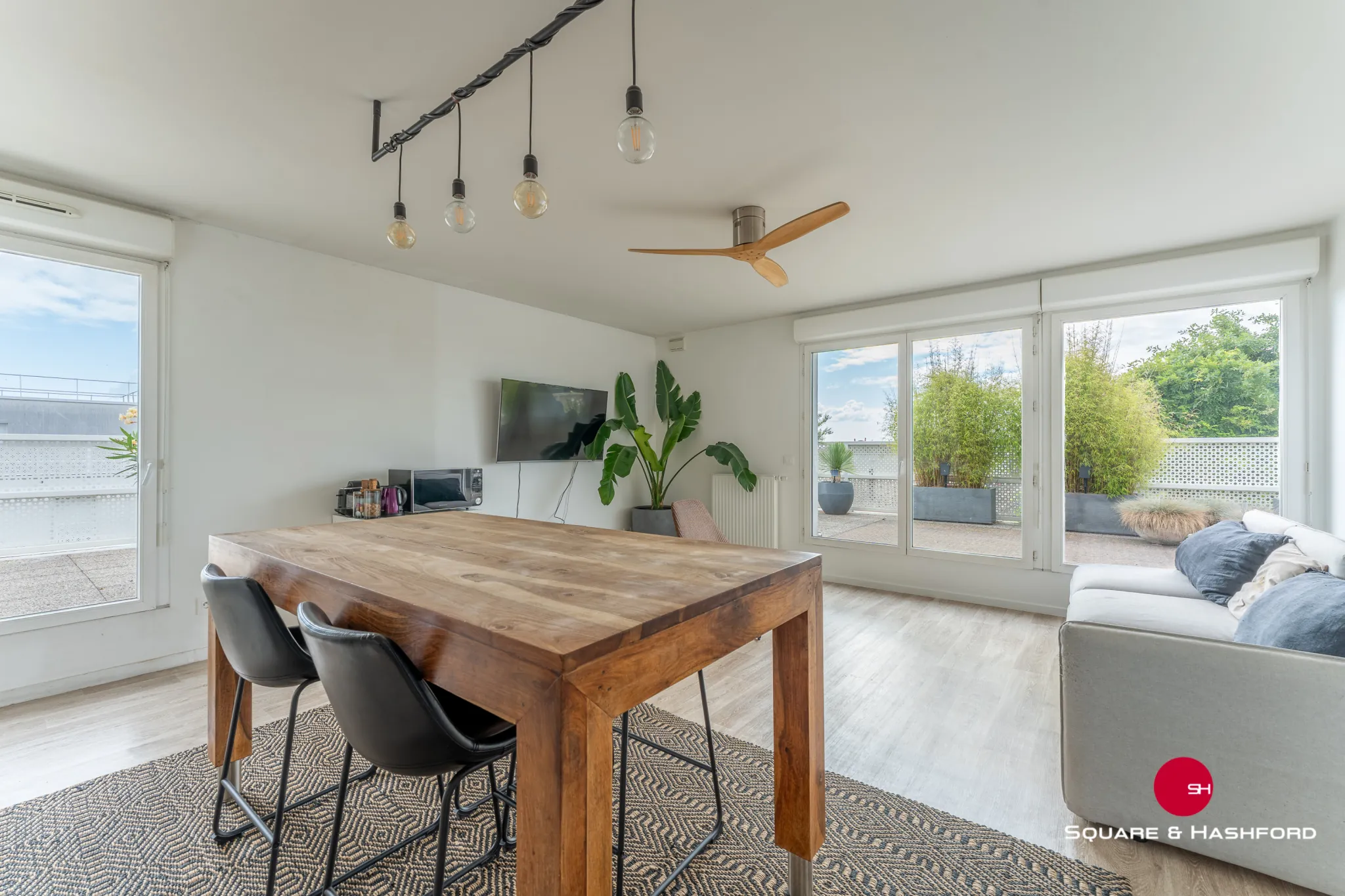 Appartement en dernier étage avec terrasse spacieuse à Eysines 