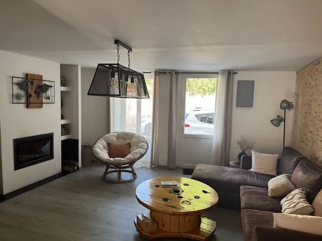 Ensemble immobilier avec maison principale et T2 rénovés à Mareuil sur Lay Dissais 