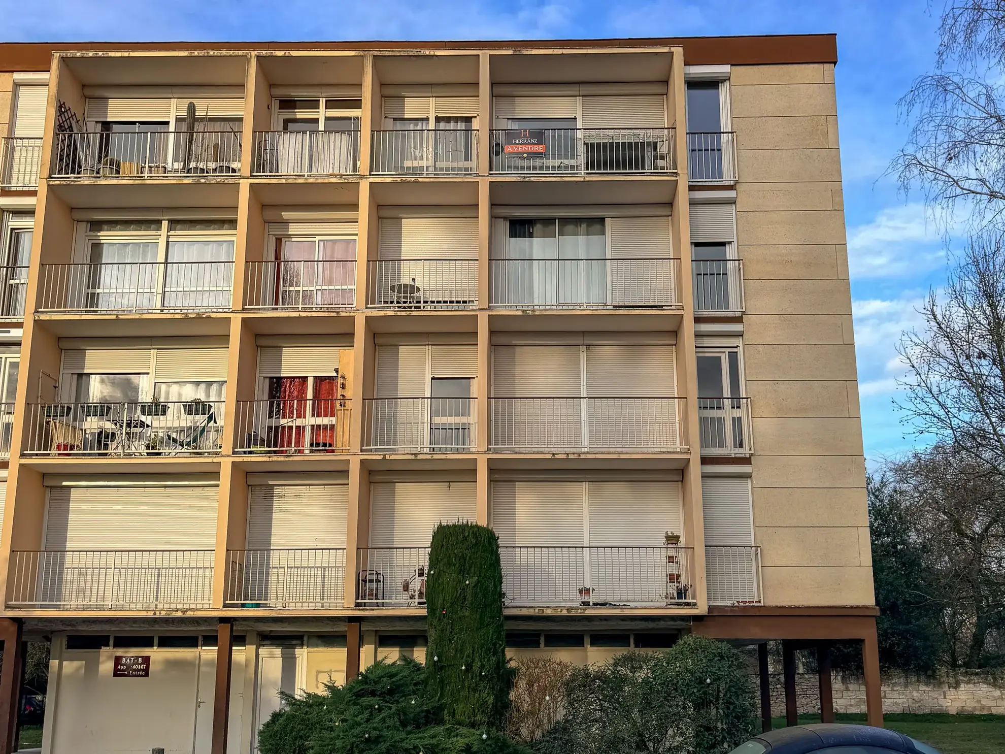 Appartement T3 avec balcons, parking et garage à Libourne