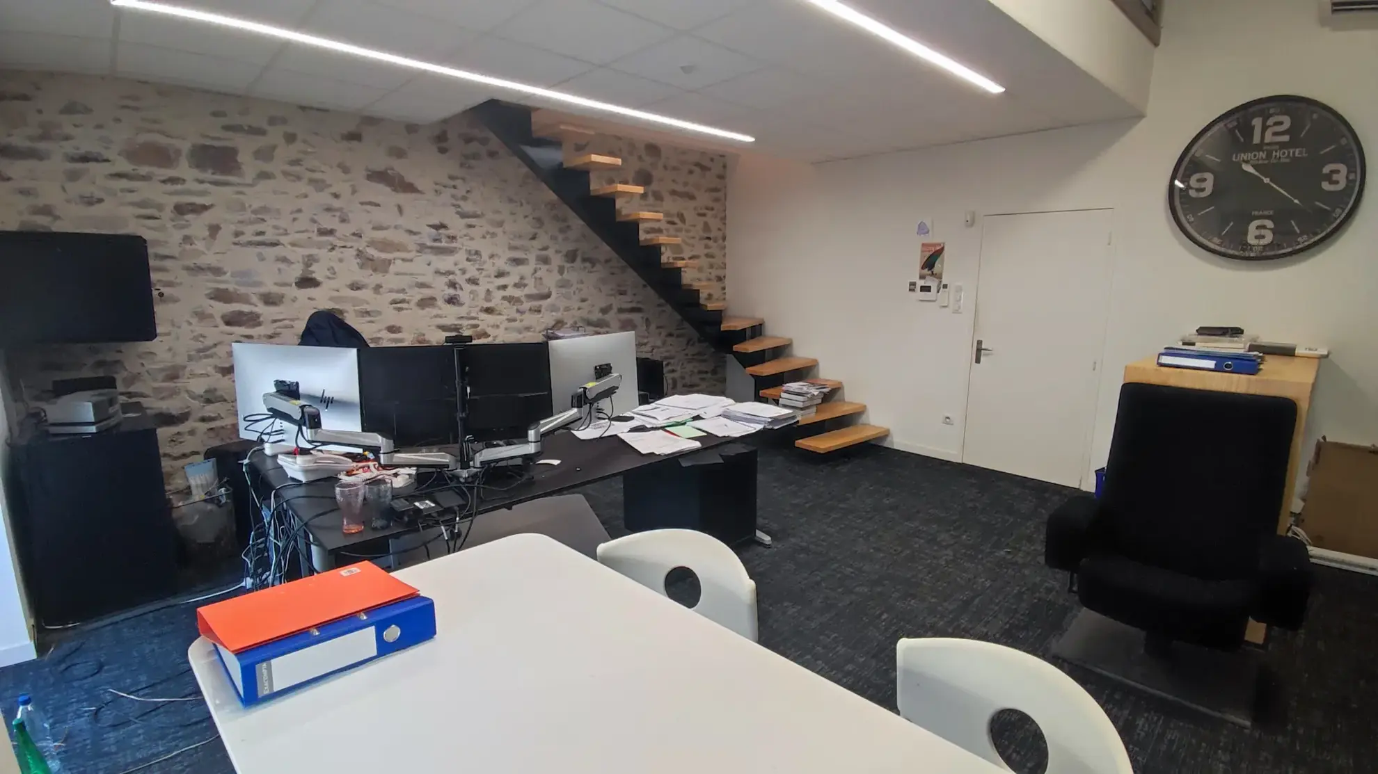 Immeuble de bureaux à vendre au centre d'Héric - Opportunité d'investissement