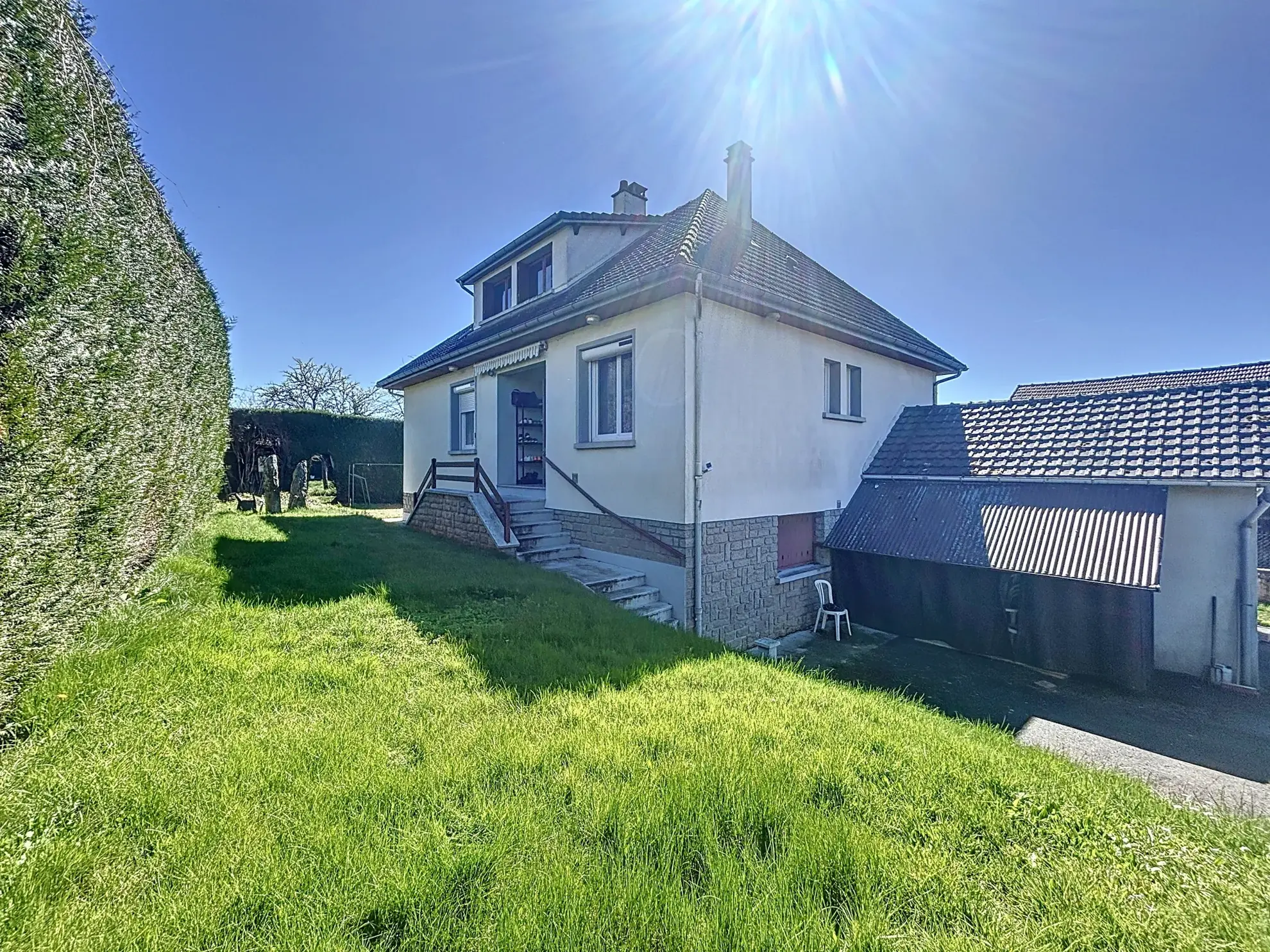 Belle maison rénovée avec sous-sol à Saint-Vaury proche Guéret