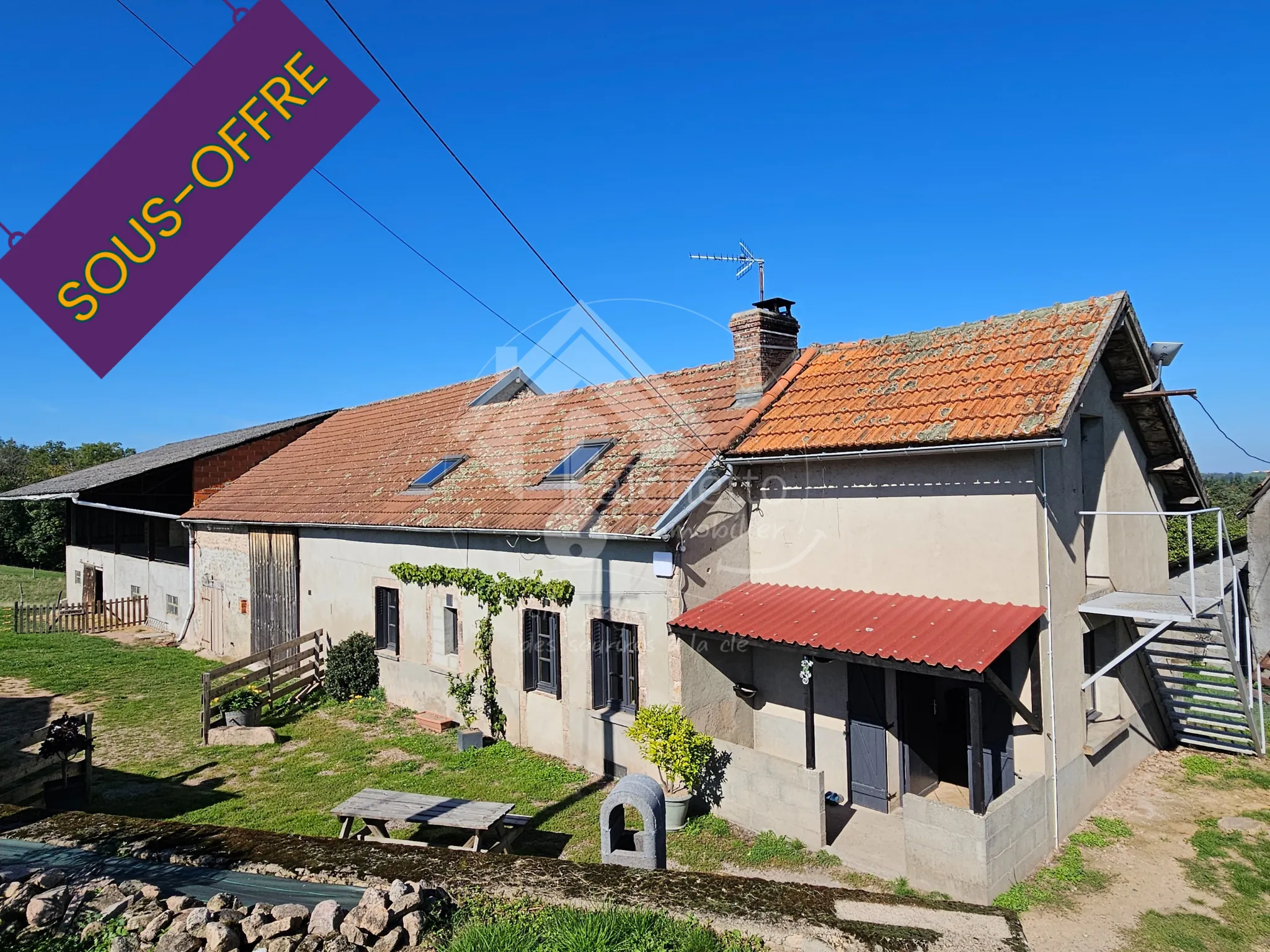 Corps de ferme à vendre avec 4,5 hectares à Lapalisse, environnement paisible