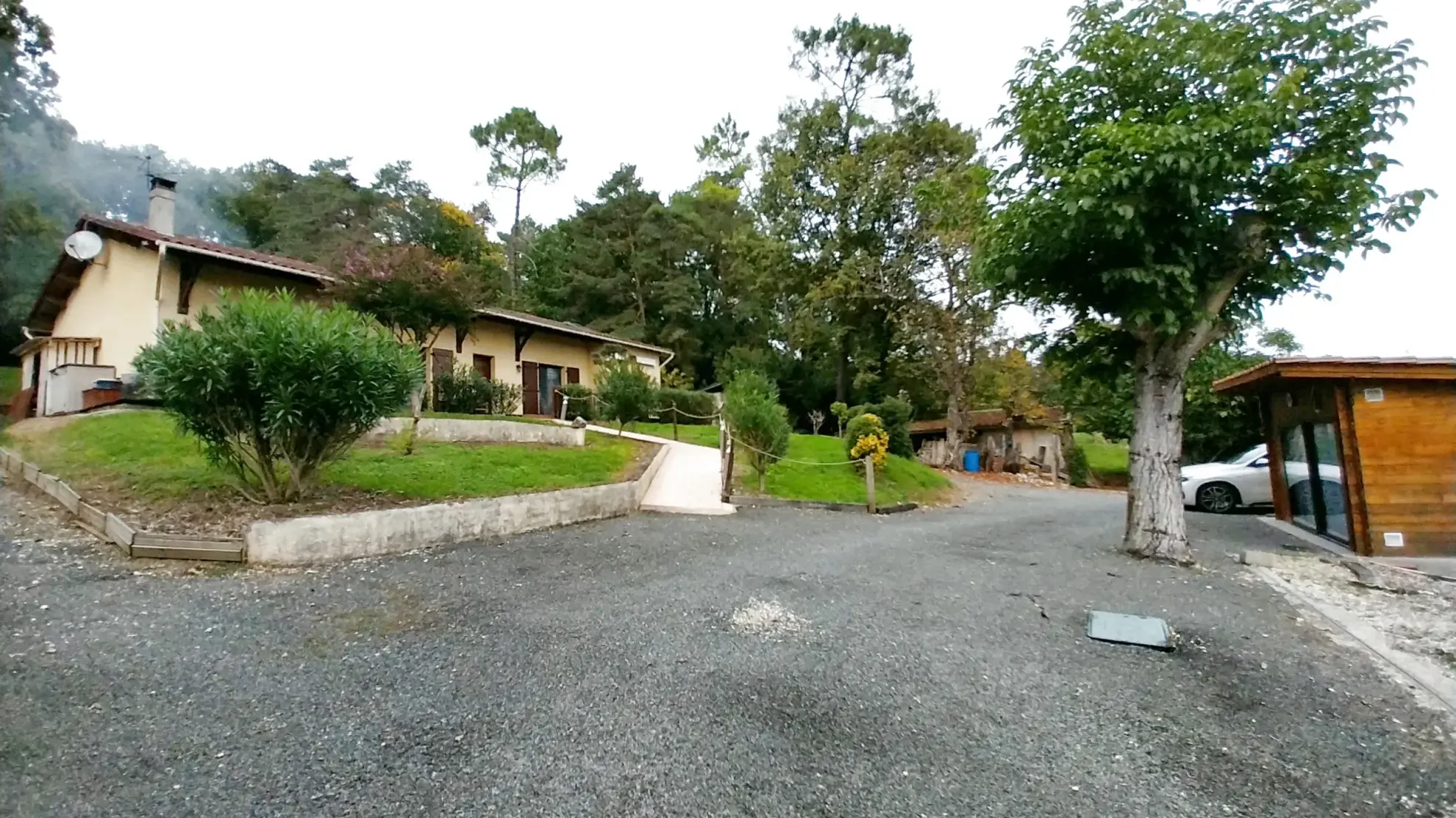 Maison de plain-pied proche du centre de Chancelade avec jardin et jacuzzi 