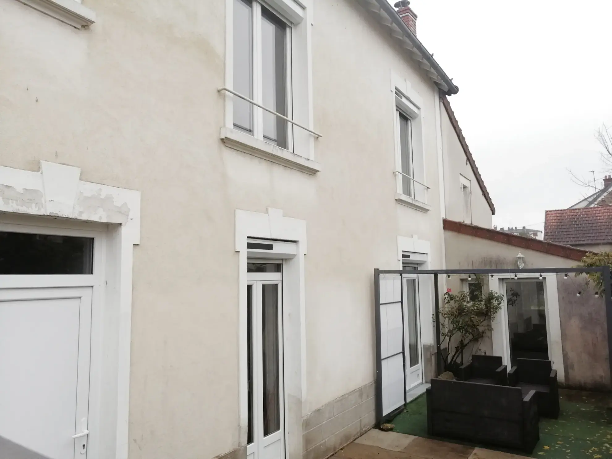 A vendre à Nevers maison indépendante de 112 m² avec jardin et 2 chambres 