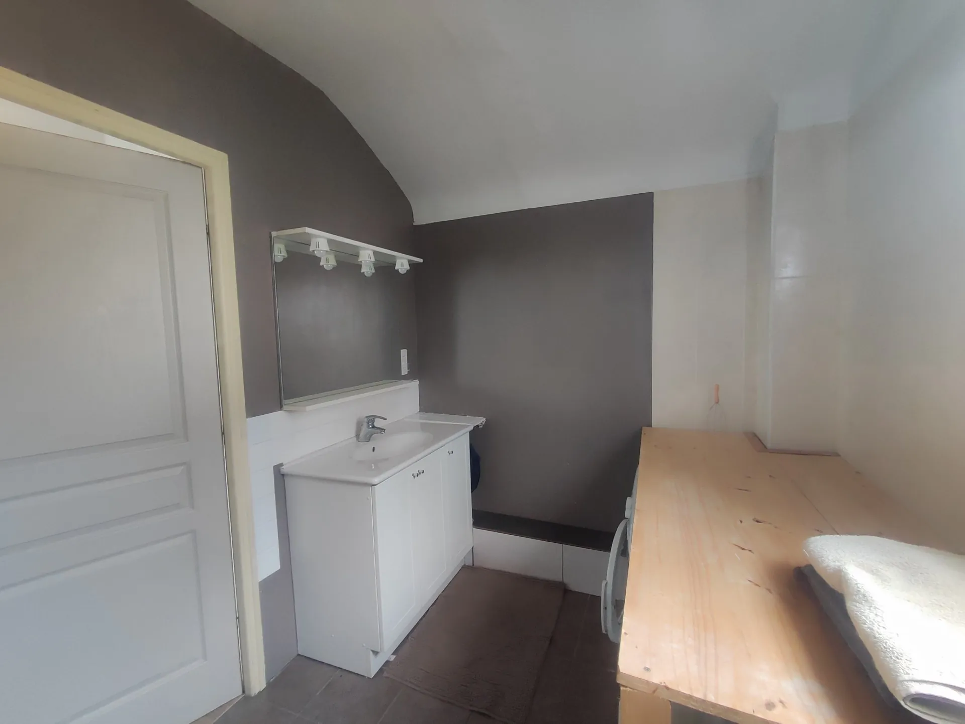 A vendre à Nevers maison indépendante de 112 m² avec jardin et 2 chambres 