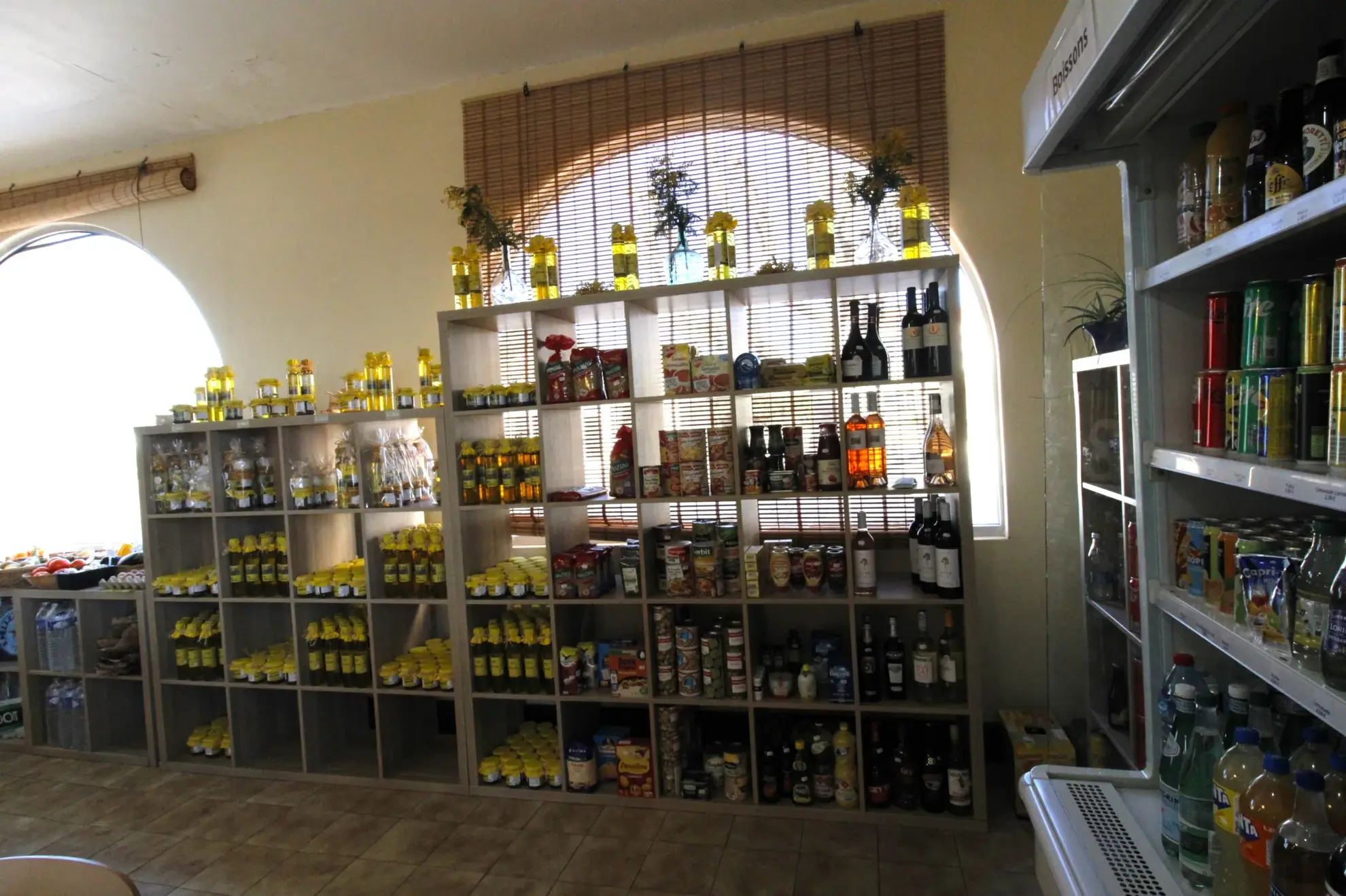 Fonds de commerce boulangerie et épicerie à Tanneron - Opportunité idéale 