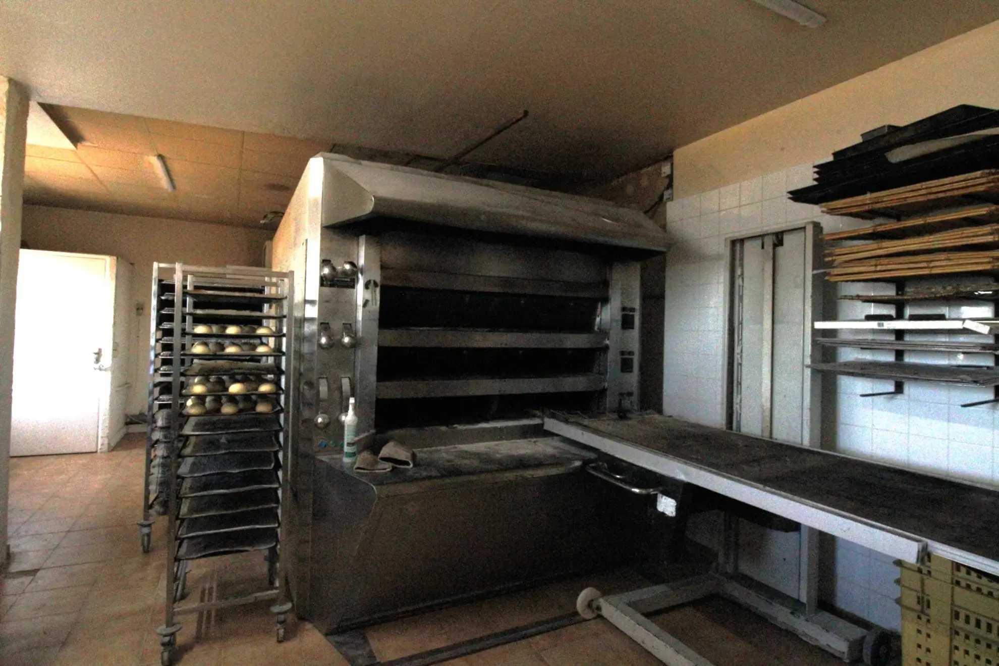 Fonds de commerce boulangerie et épicerie à Tanneron - Opportunité idéale 