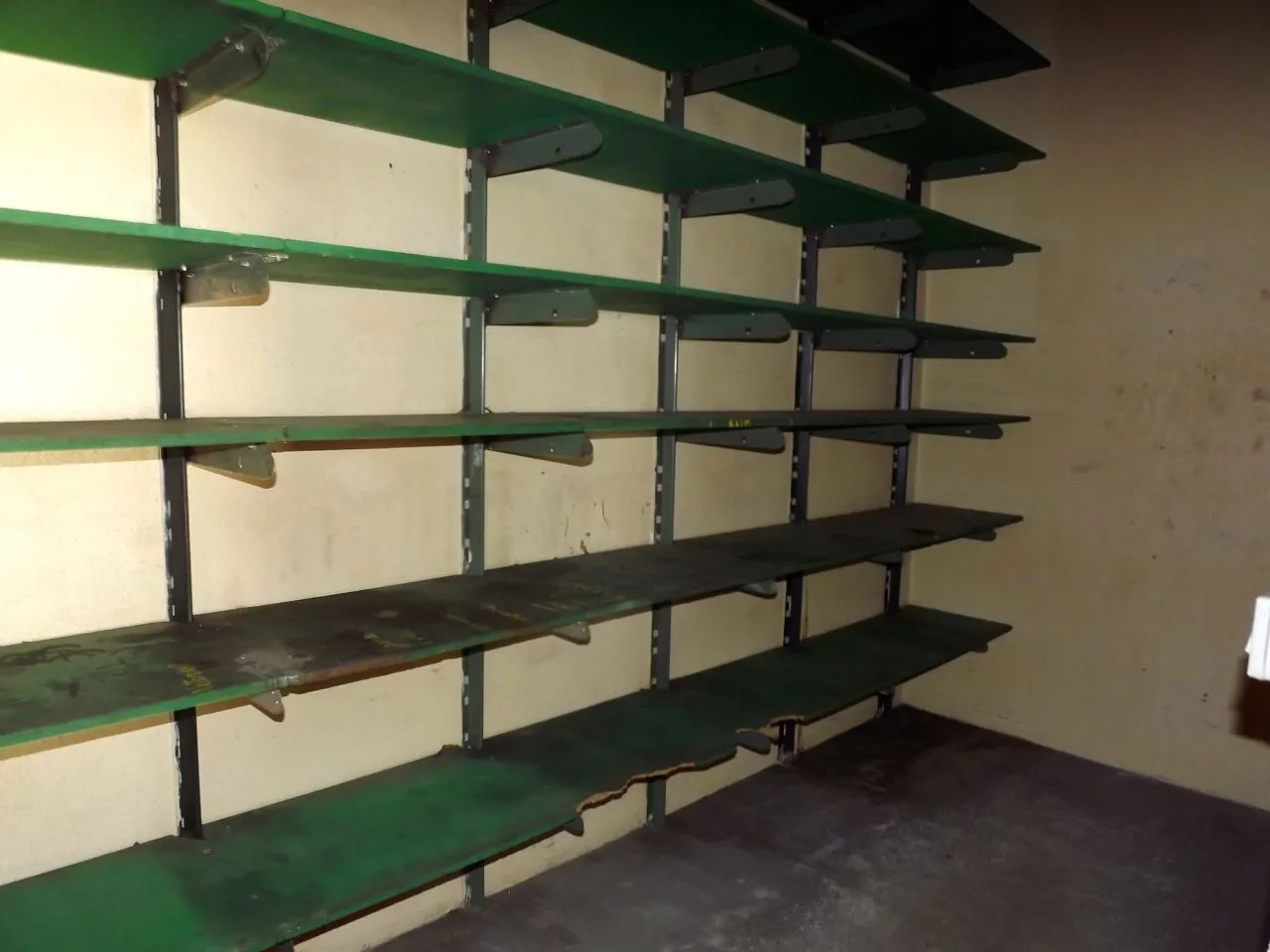 Local industriel et entrepôt de 820 m² à Avrilly – Idéal pour activité professionnelle 