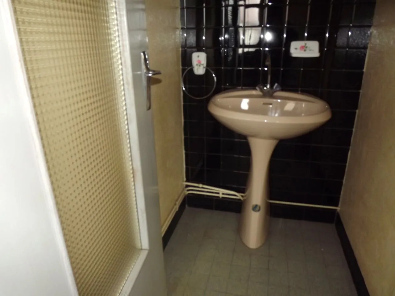 Local industriel et entrepôt de 820 m² à Avrilly – Idéal pour activité professionnelle 