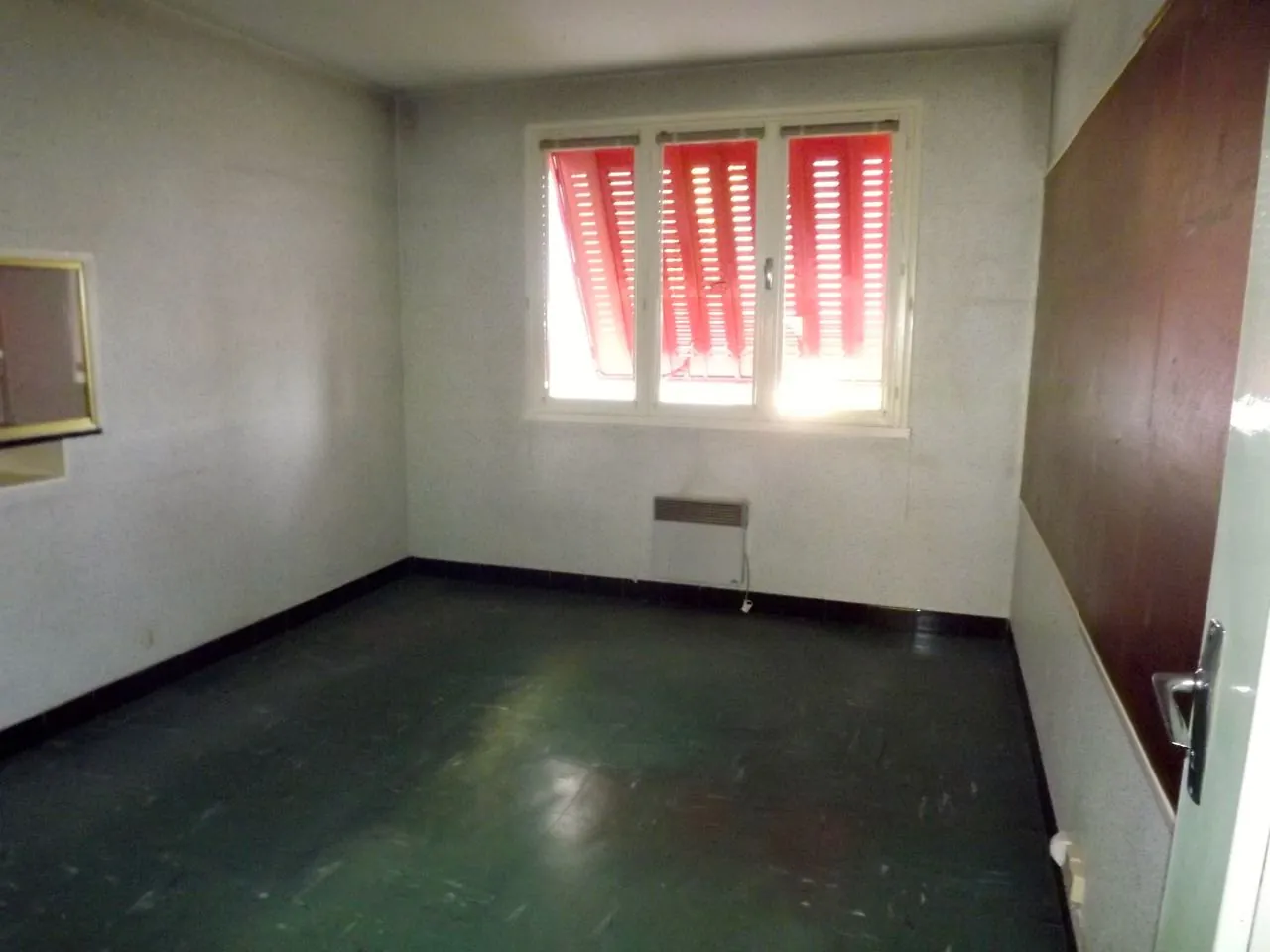 Local industriel et entrepôt de 820 m² à Avrilly – Idéal pour activité professionnelle 