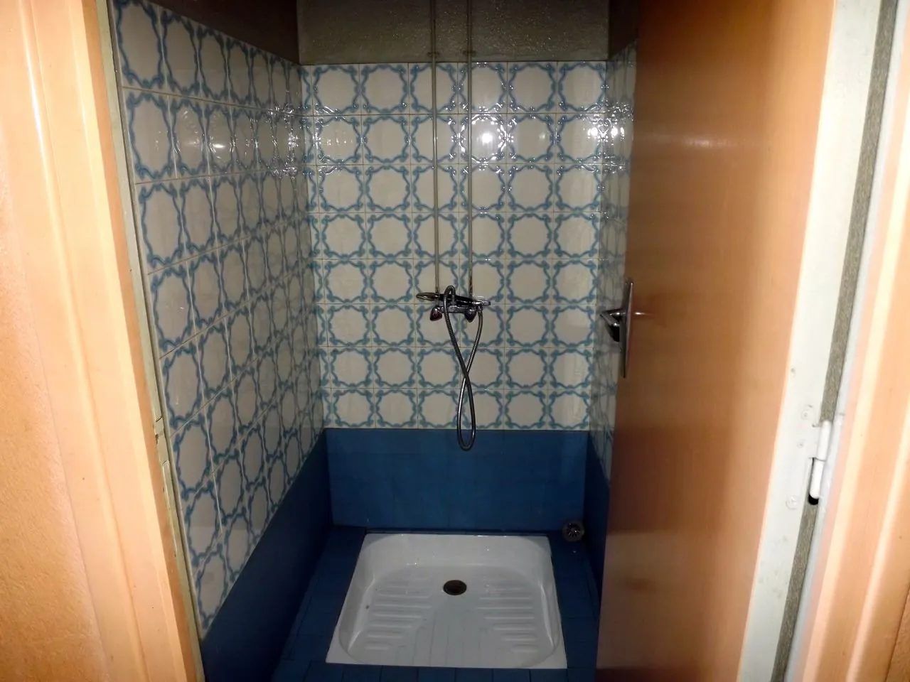 Local industriel et entrepôt de 820 m² à Avrilly – Idéal pour activité professionnelle 