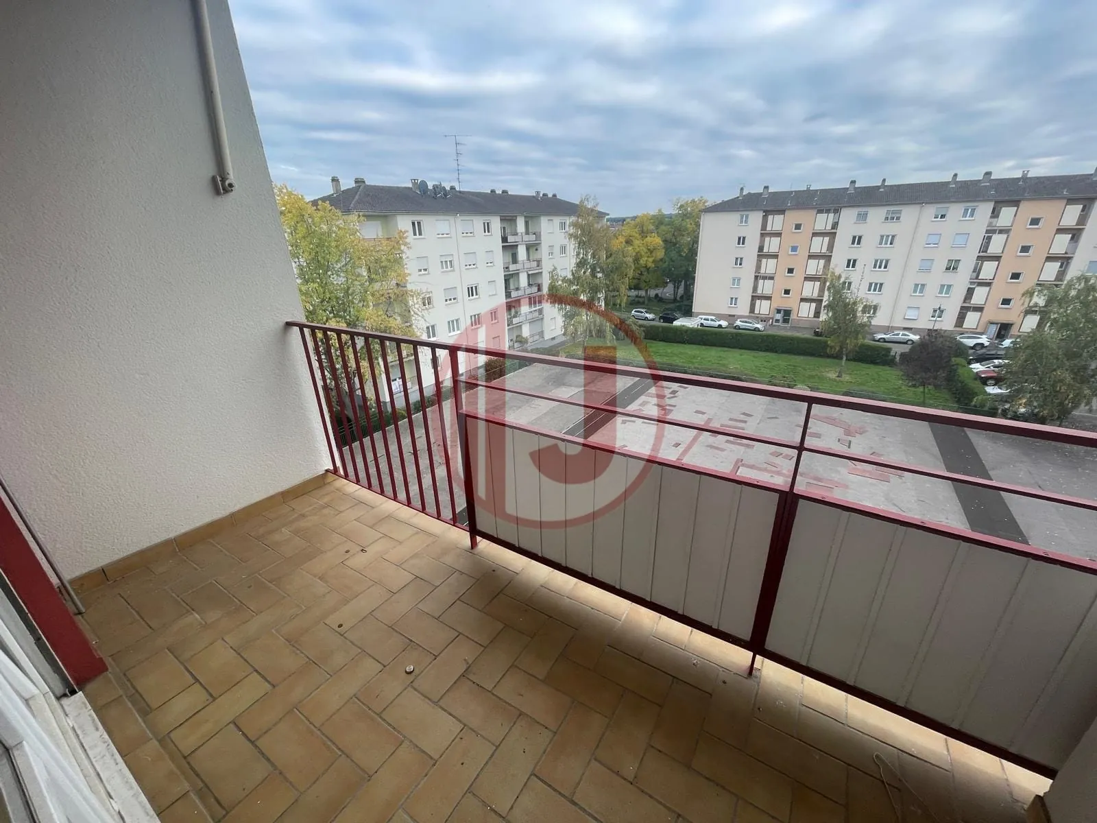 Appartement F5 lumineux à Mulhouse avec balcons, cave et garage