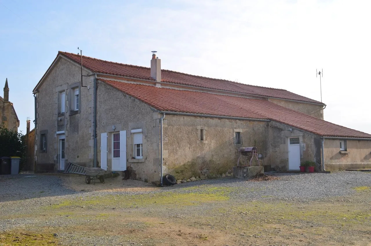 Magnifique corps de ferme rénové de 260 m² avec grand terrain en Vendée 