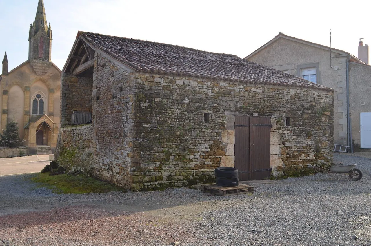 Magnifique corps de ferme rénové de 260 m² avec grand terrain en Vendée 