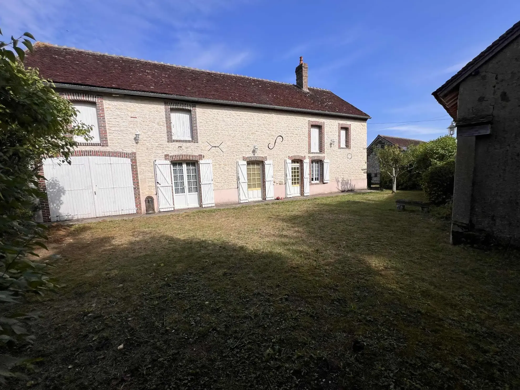 Longère authentique en vente à Saint-Maurice-le-Vieil, calme et nature