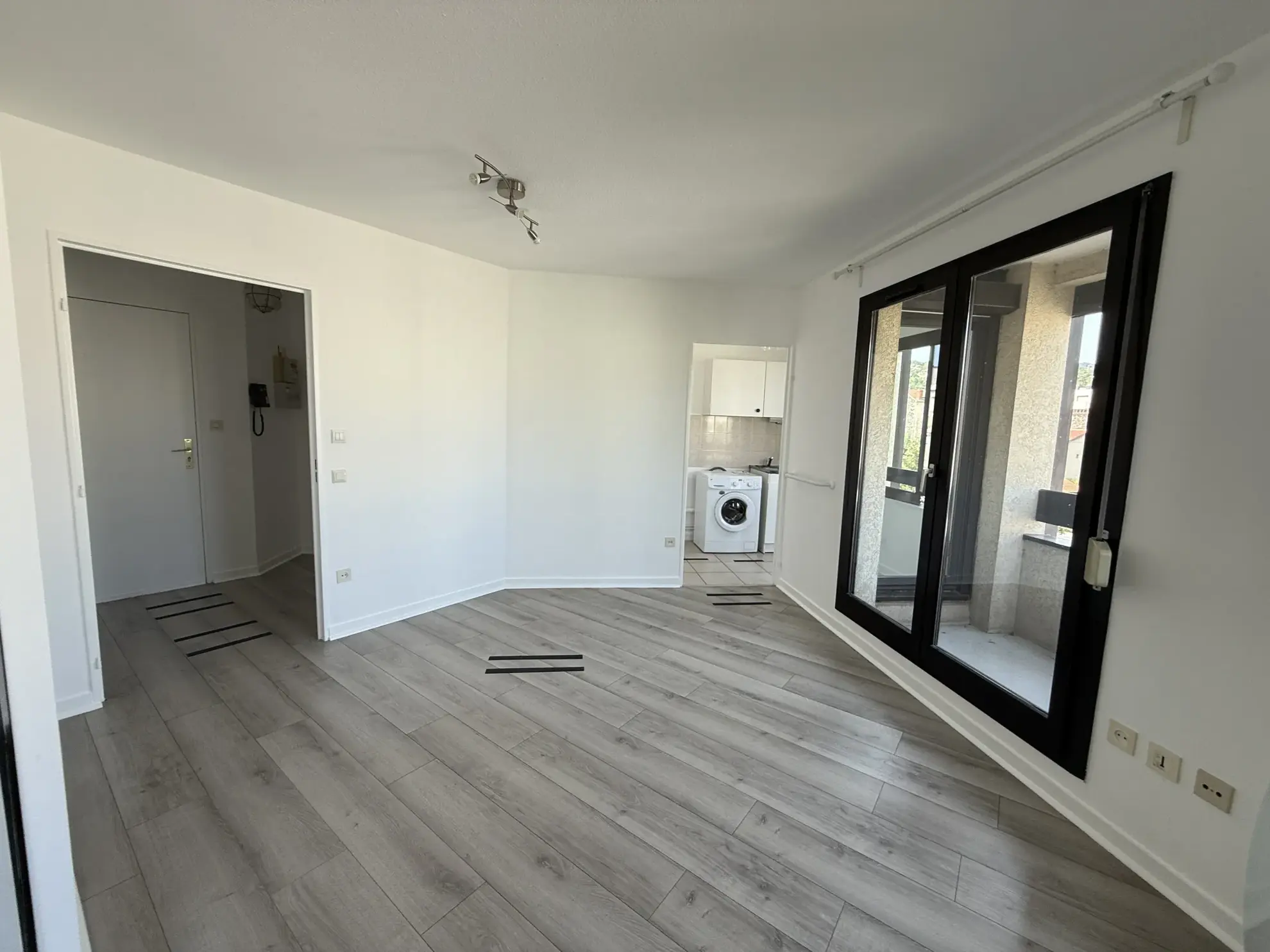 Appartement T2 lumineux avec balcon et cave dans résidence senior à Chamalières