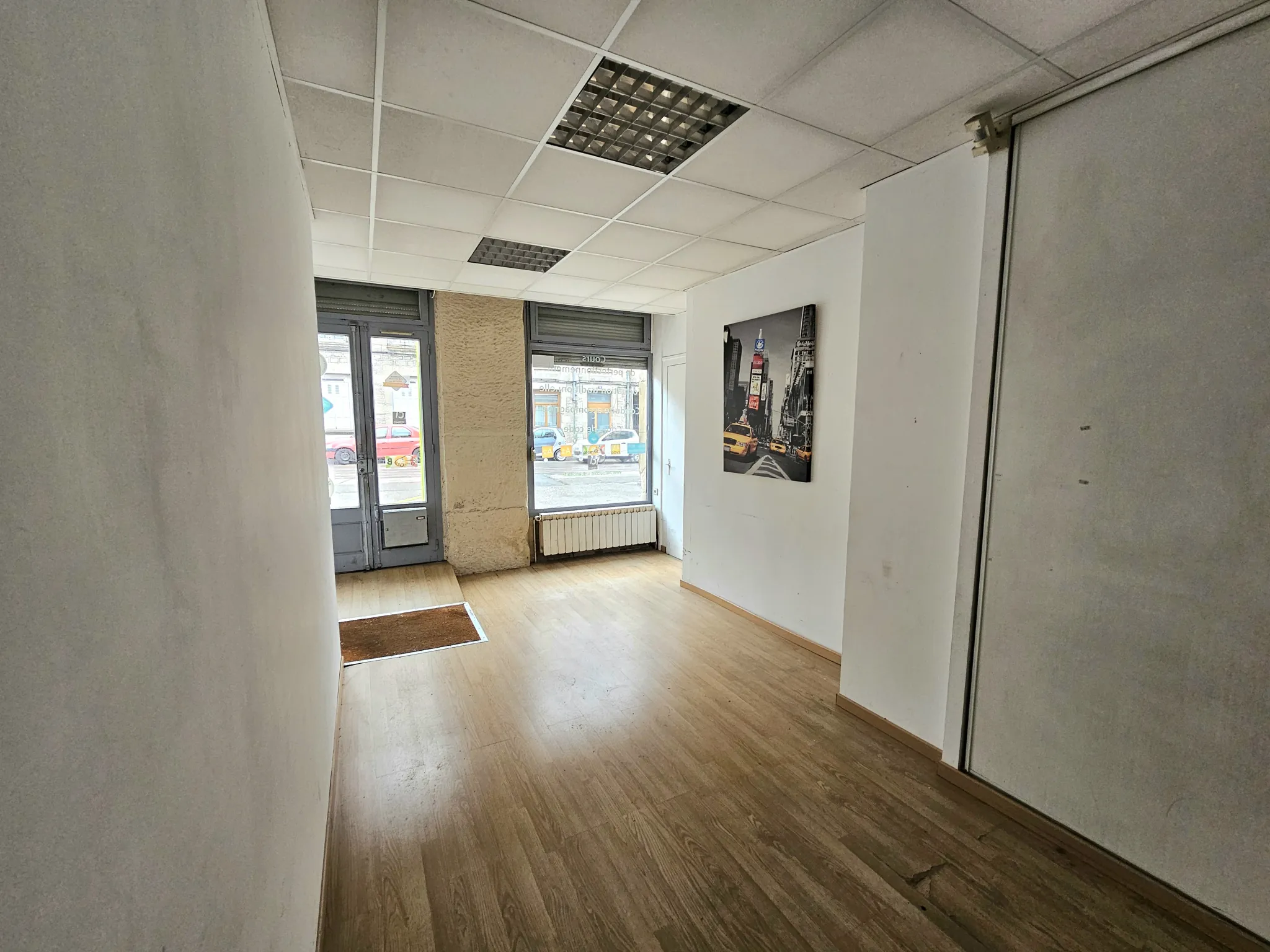 Local commercial de 53 m² à Saint-Étienne en vente dans le secteur Centre 2 