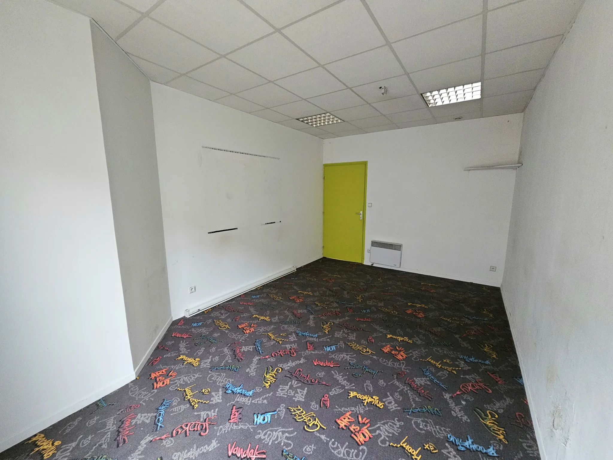 Local commercial de 53 m² à Saint-Étienne en vente dans le secteur Centre 2 