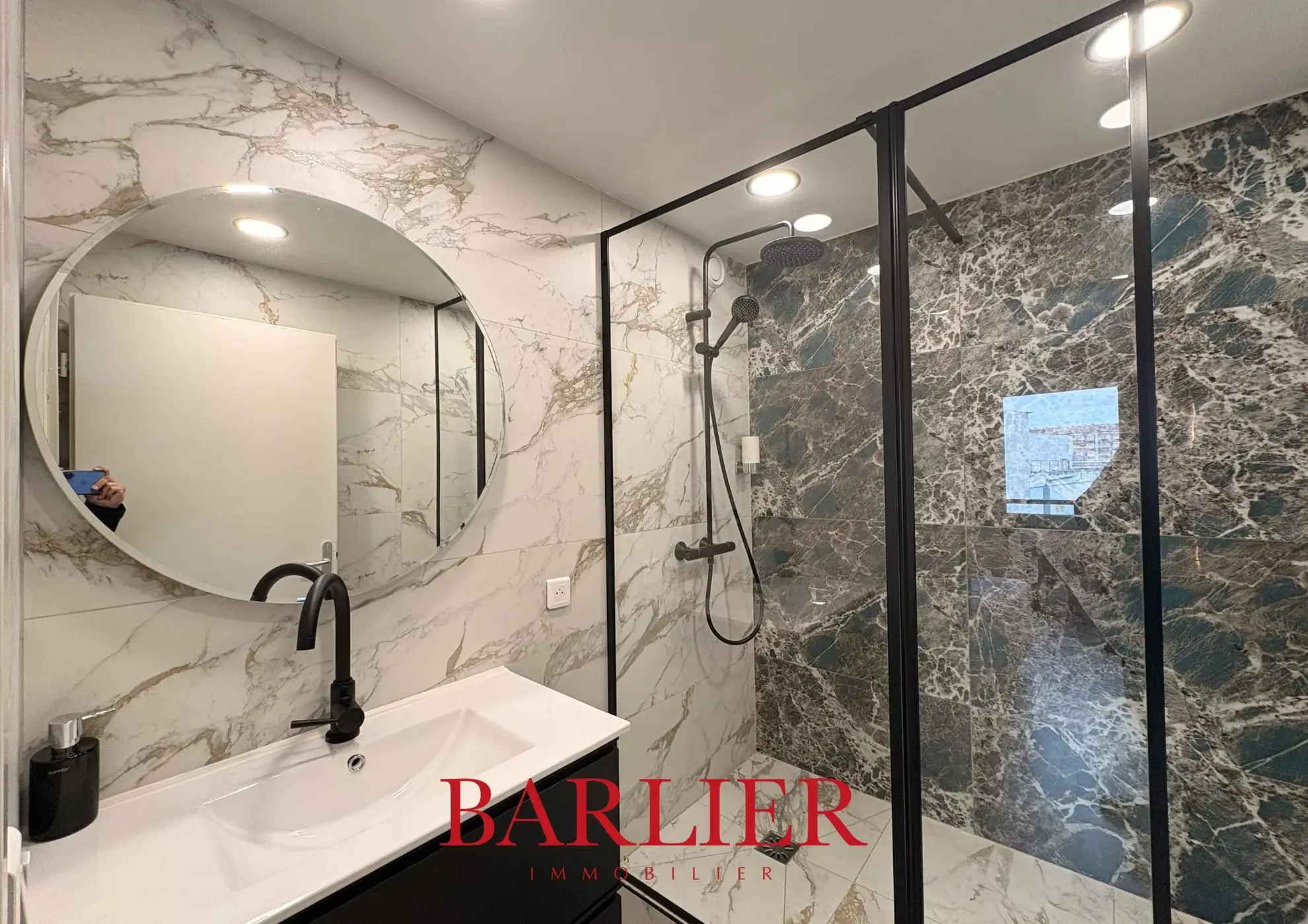 Appartement rénové de 42 m² avec parking et balcon à Strasbourg - Investissement rentable