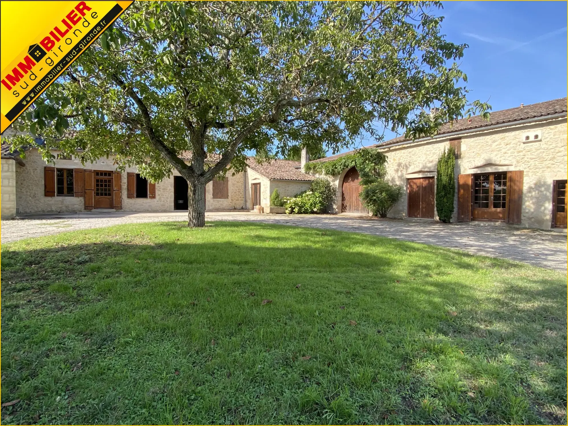 Belle propriété à rénover avec dépendances et grand jardin à Langon 