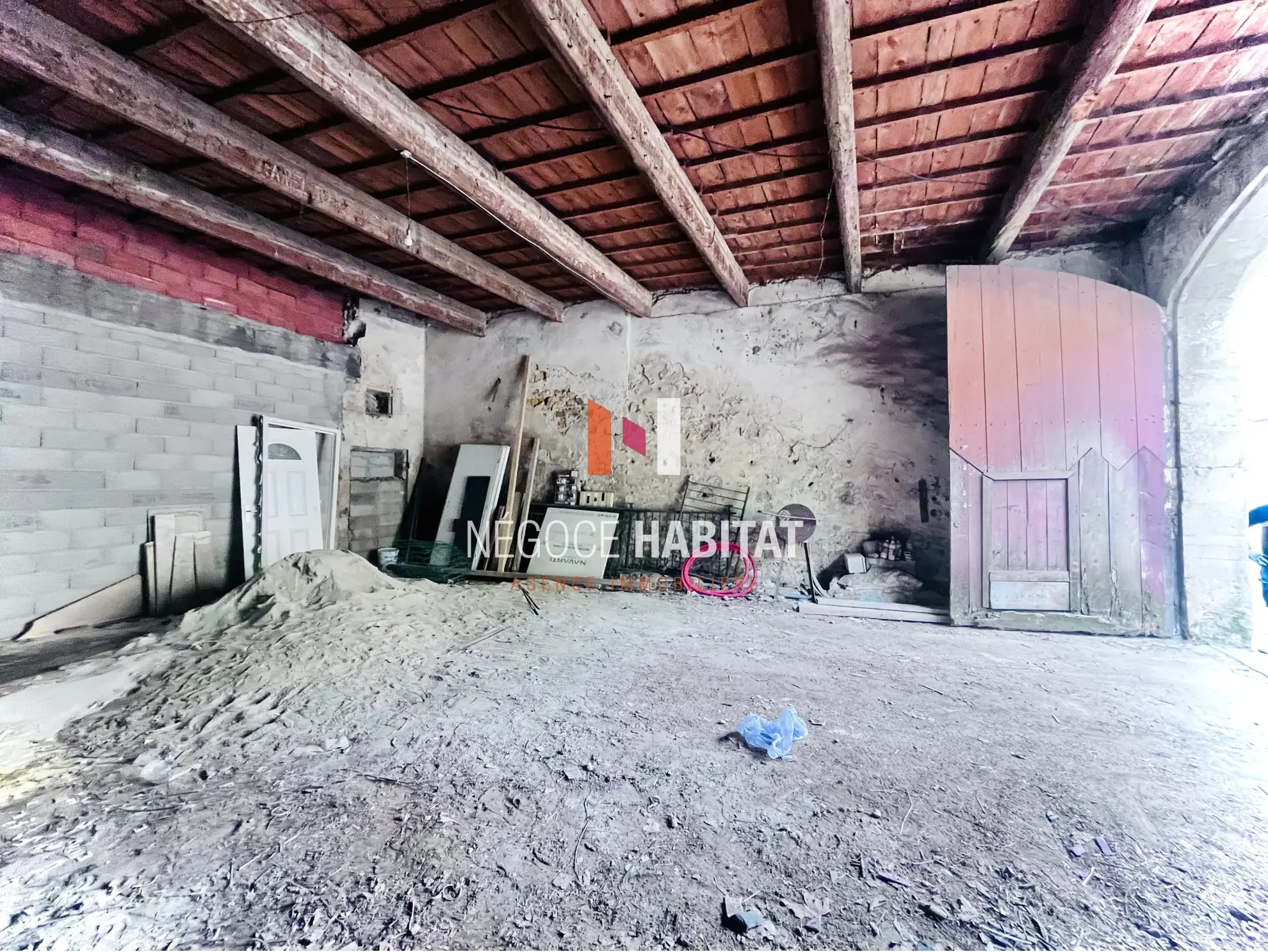 Remise à rénover au centre de Gignac avec potentiel 200 m² 