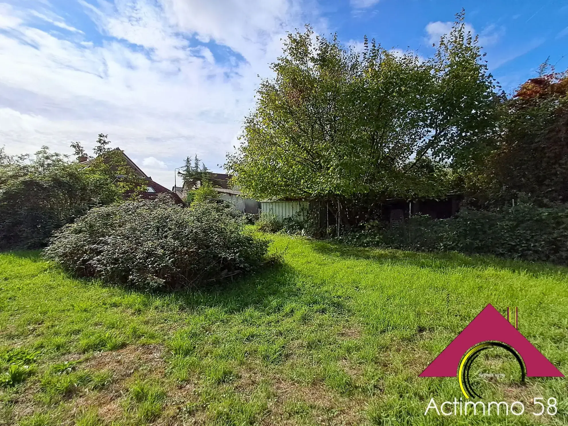 Charmante maison de campagne à 8 min de Nérondes avec terrasse et jardin 