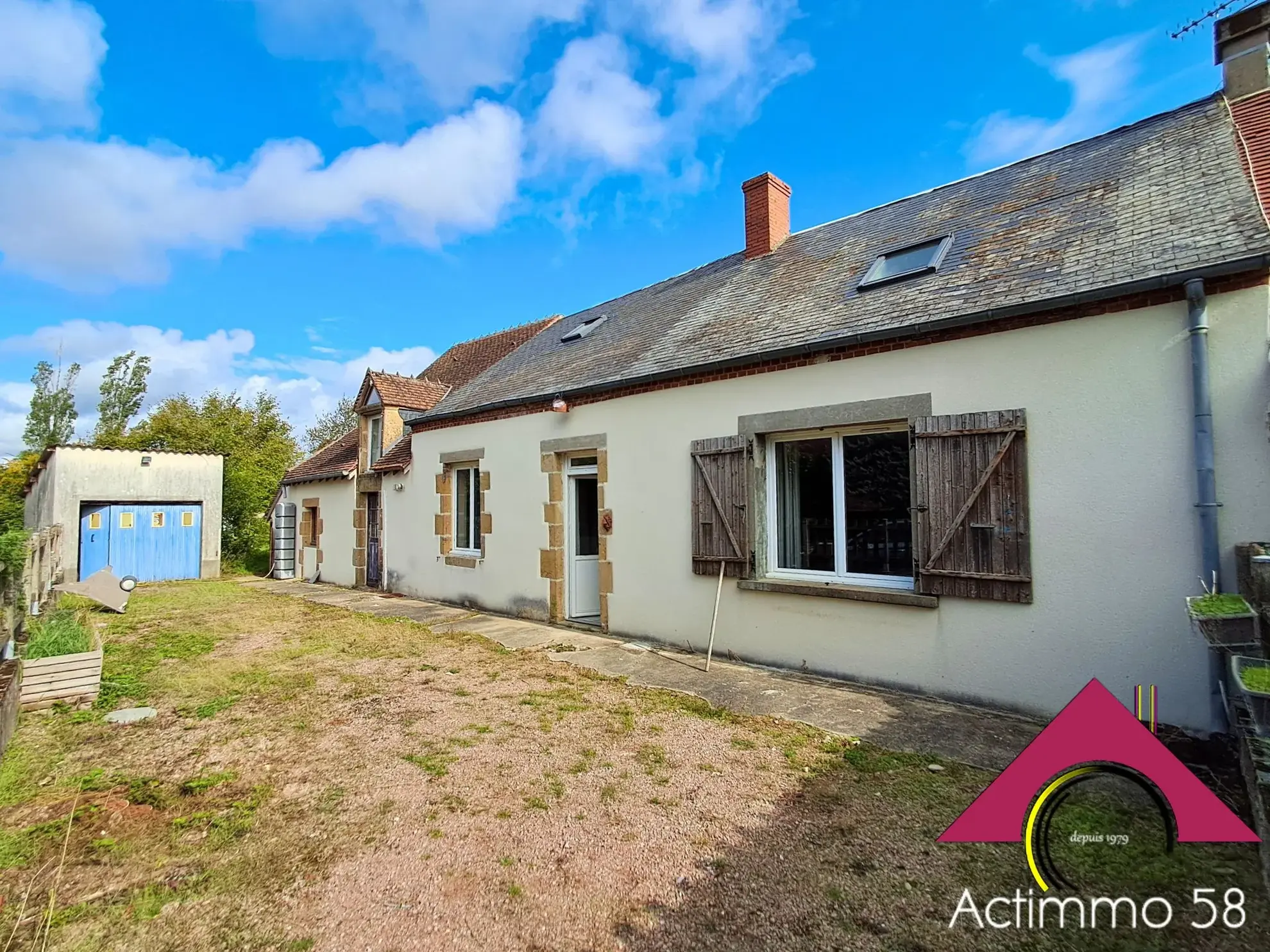 Charmante maison de campagne à 8 min de Nérondes avec terrasse et jardin 