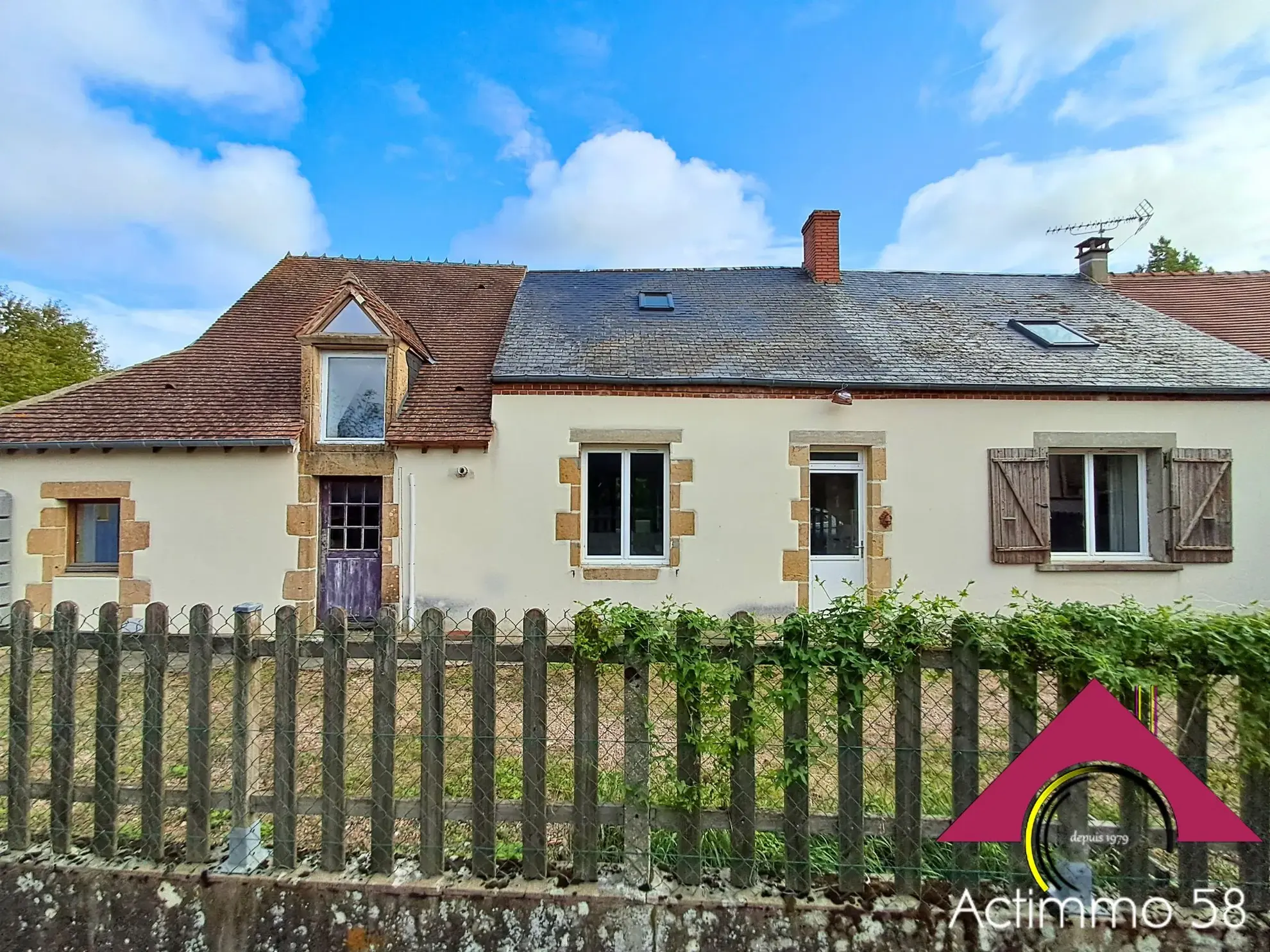 Charmante maison de campagne à 8 min de Nérondes avec terrasse et jardin 
