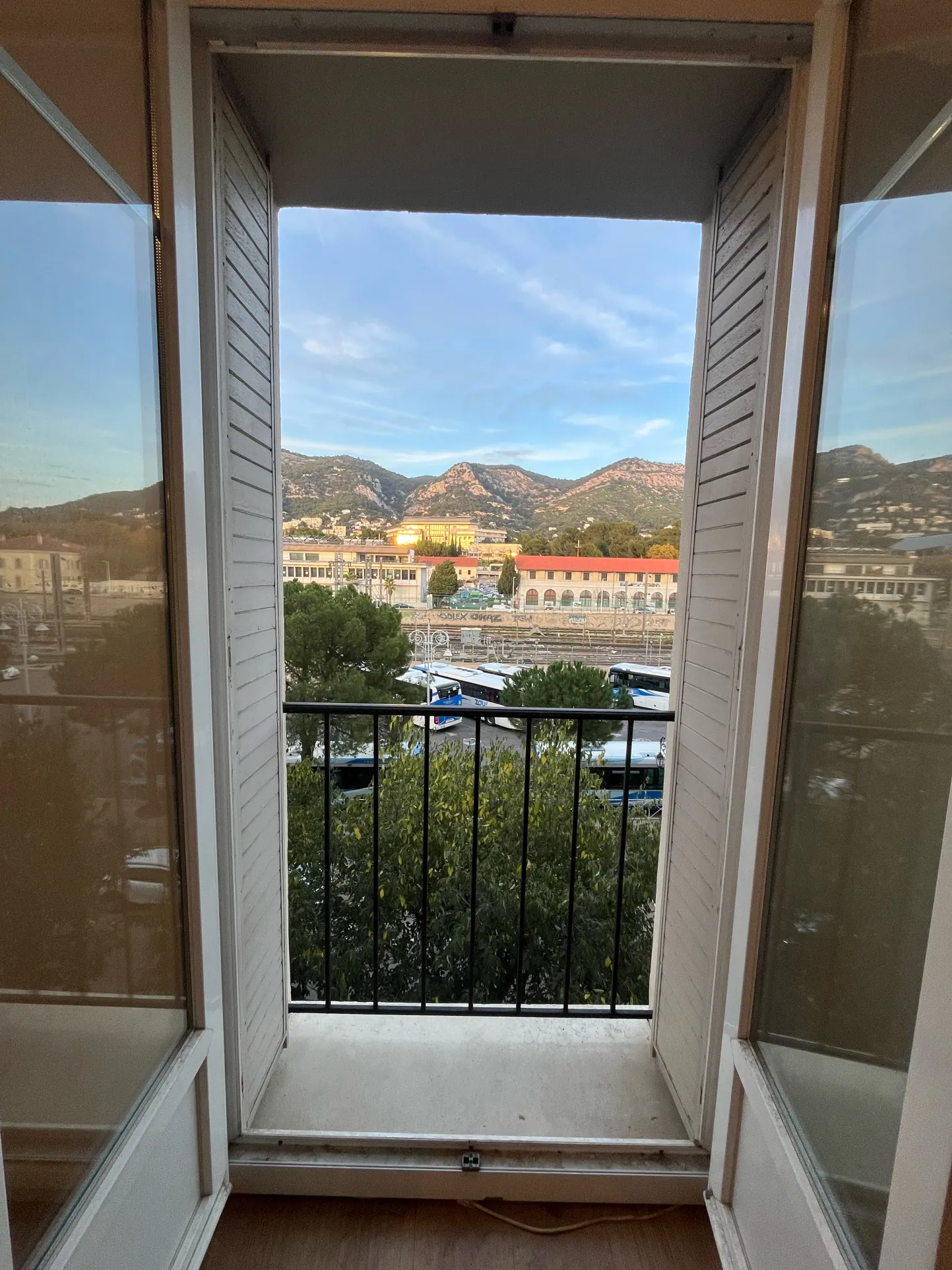 Appartement T3 à vendre à Toulon, Vue Mont Faron, près de toutes commodités 