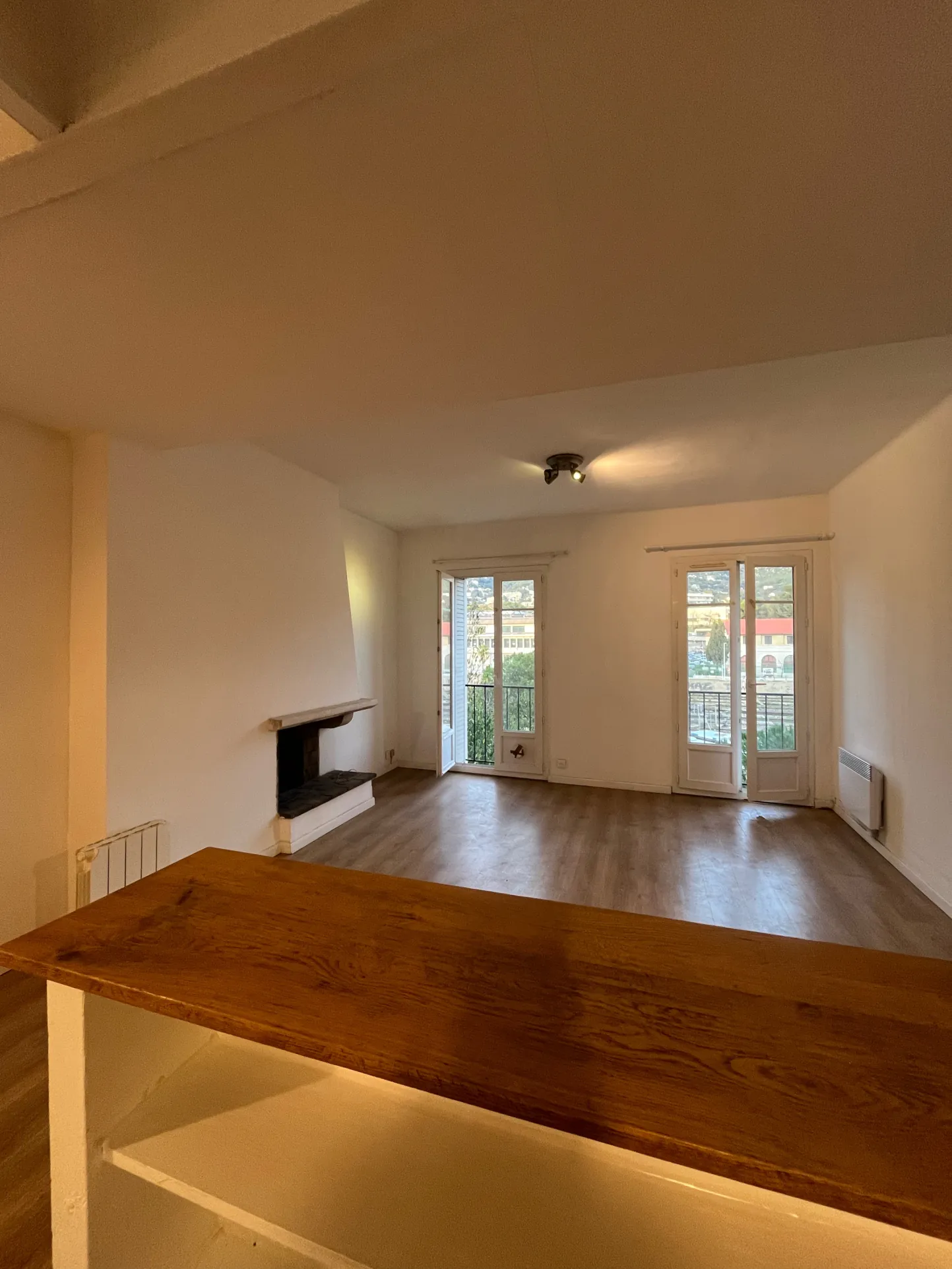 Appartement T3 lumineux avec vue sur Toulon et cave à vendre