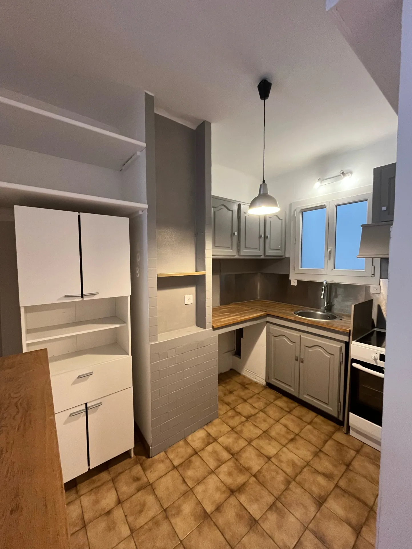 Appartement T3 à vendre à Toulon, Vue Mont Faron, près de toutes commodités 