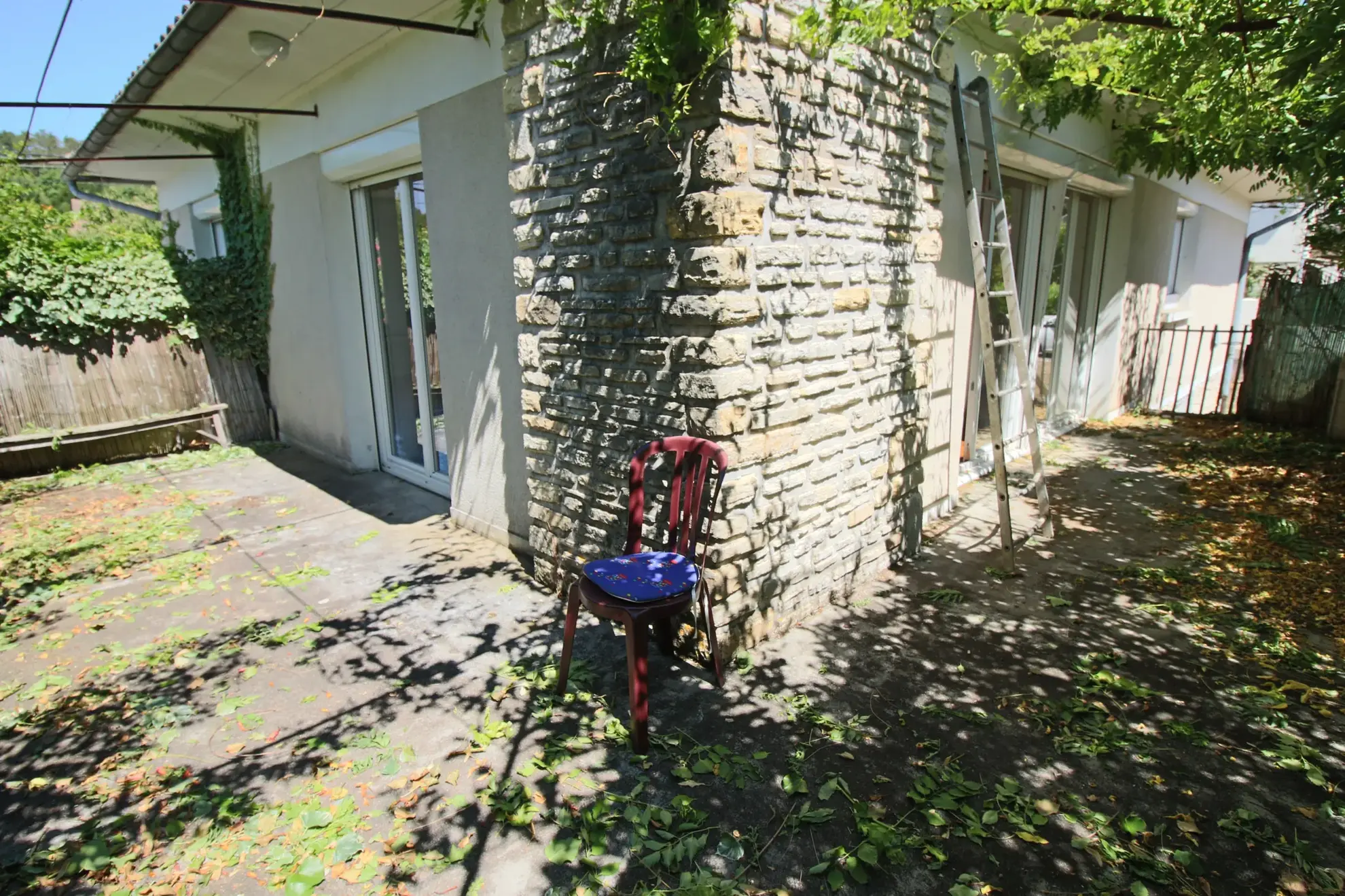 Belle maison avec terrasse et atelier à Puy-l'Eveque, 178 m² 