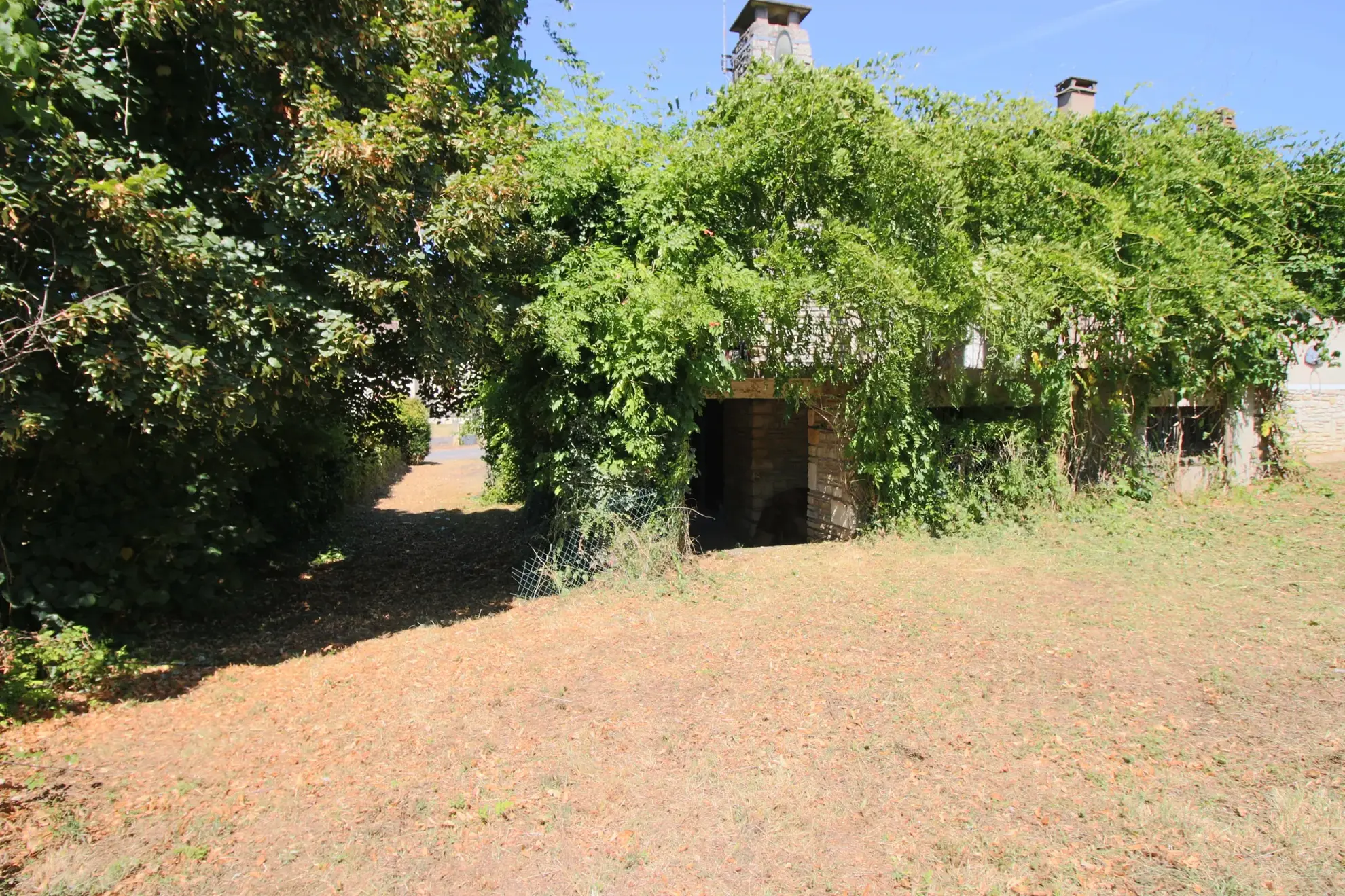 Belle maison avec terrasse et atelier à Puy-l'Eveque, 178 m² 